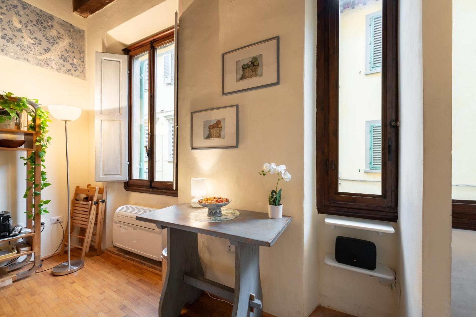 Via Benedetta, 13 - Charming - Florentine Gem Steps From Station - Prime Spot! Appartamento Firenze