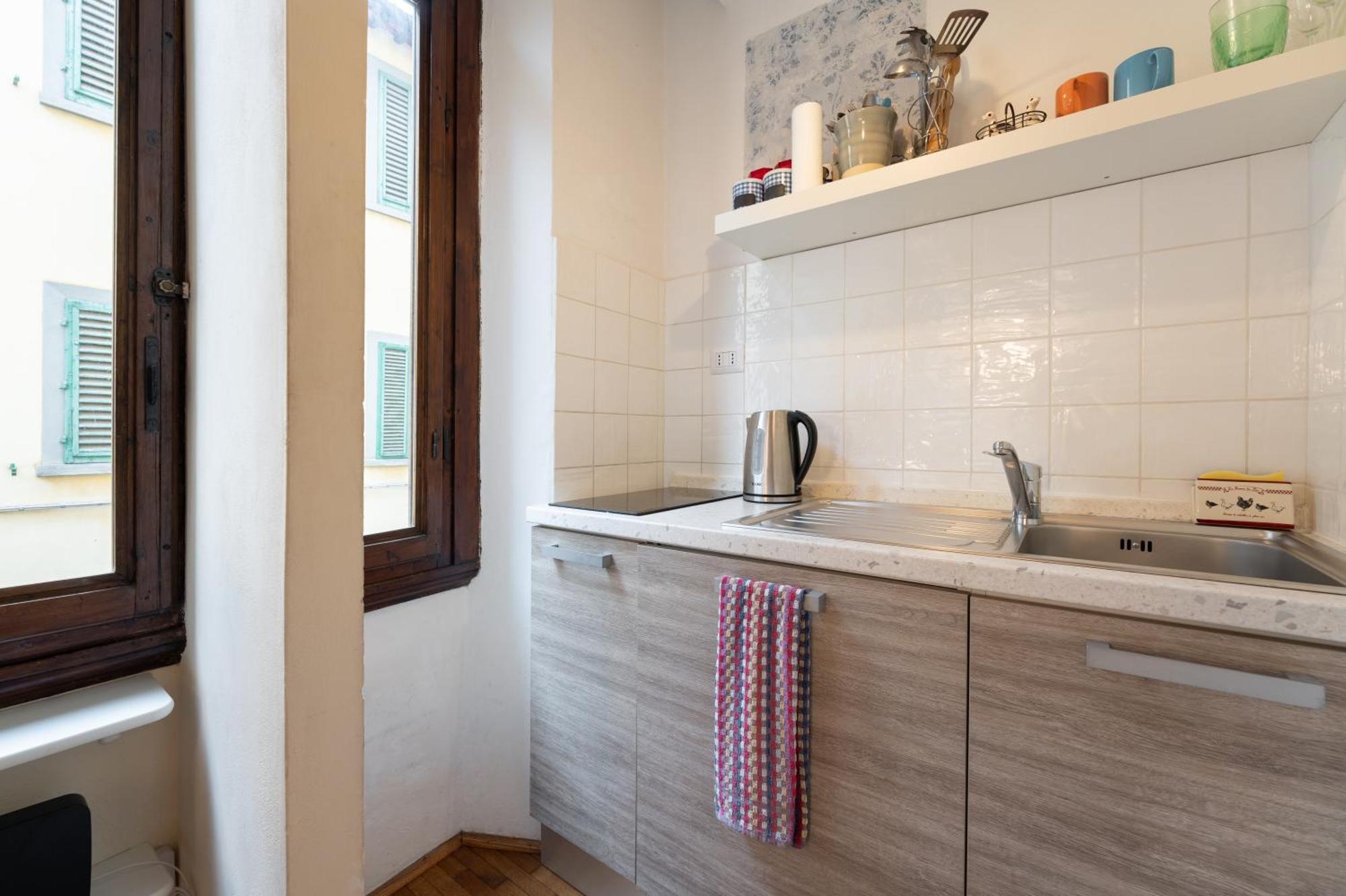 Via Benedetta, 13 - Charming - Florentine Gem Steps From Station - Prime Spot! Appartamento