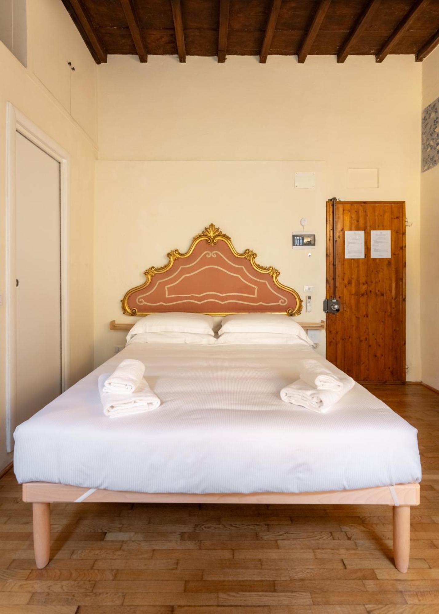 Appartamento Via Benedetta, 13 - Charming - Florentine Gem Steps From Station - Prime Spot! *