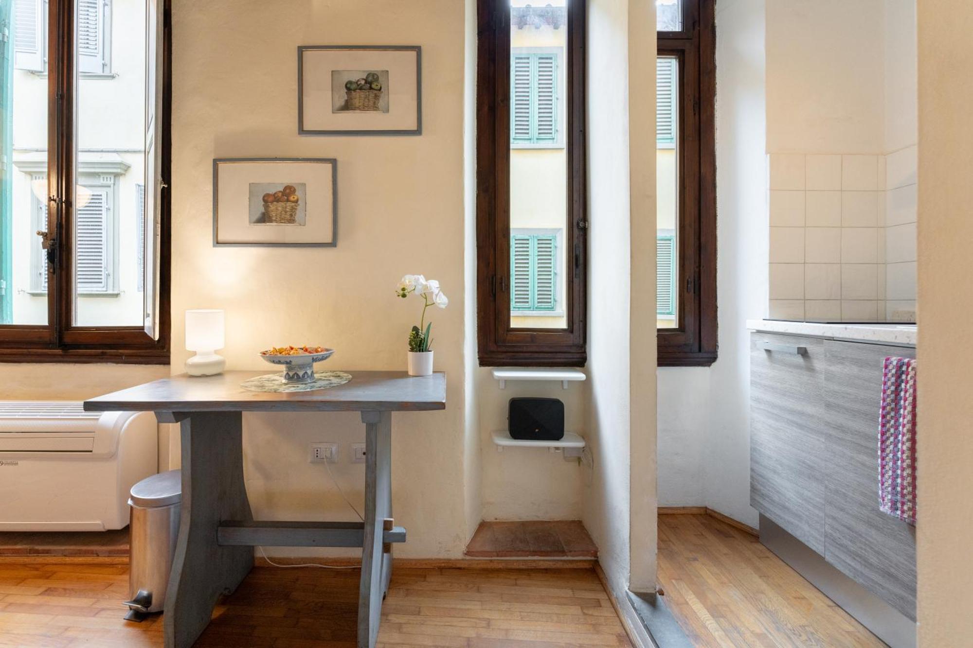 Appartamento Via Benedetta, 13 - Charming - Florentine Gem Steps From Station - Prime Spot! *