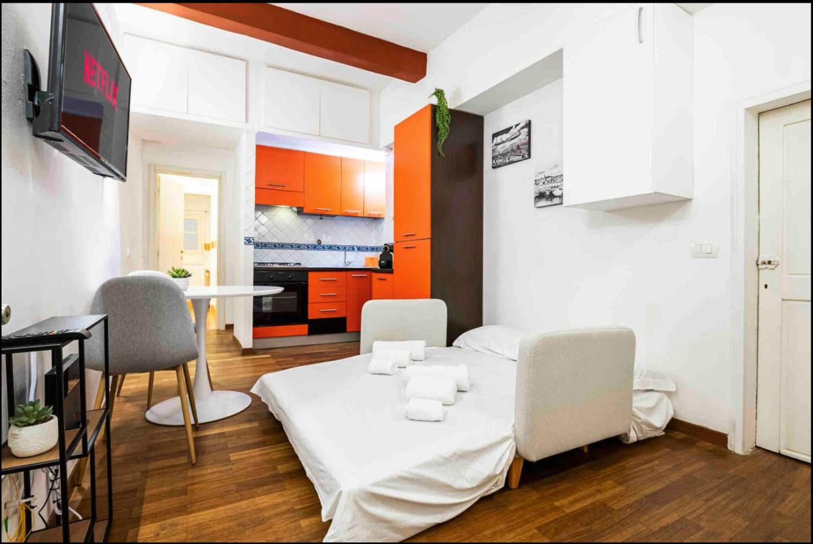 Via Buonarroti, 8 - 12 Minutes Walk To Duomo - Bright & Cozy - Charming Appartement