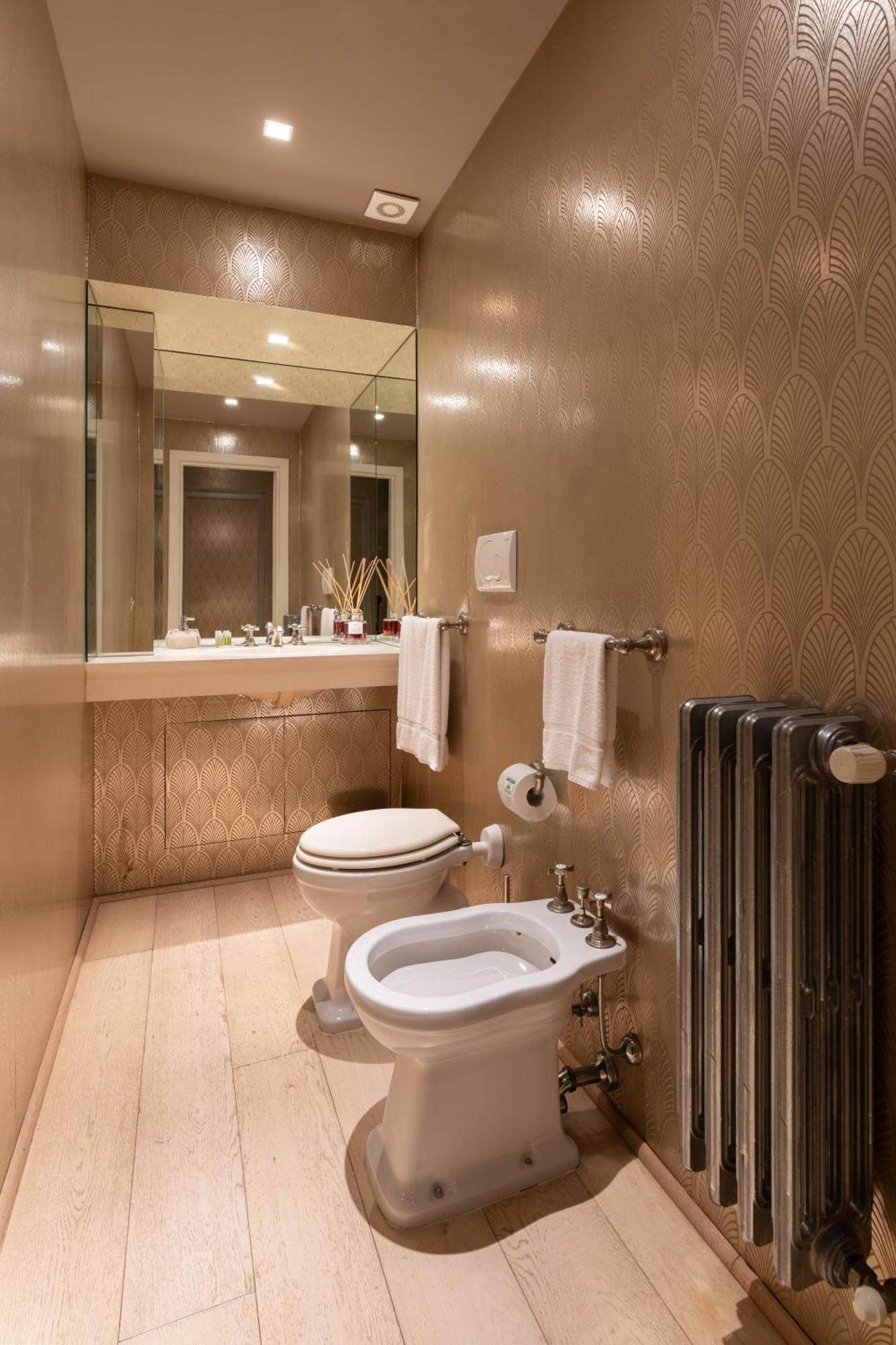 Via Del Campuccio, 72 - 300 Sqm Luxurious With Parking And Private Terrace - Charming Leilighet *