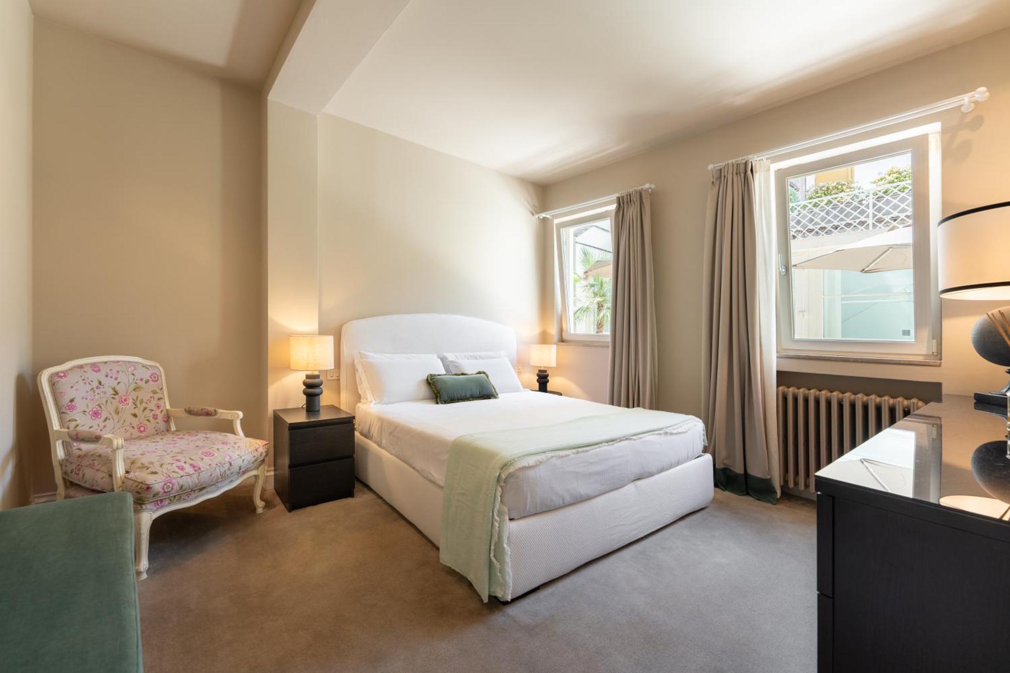 Via Del Campuccio, 72 - 300 Sqm Luxurious With Parking And Private Terrace - Charming Lejlighed *