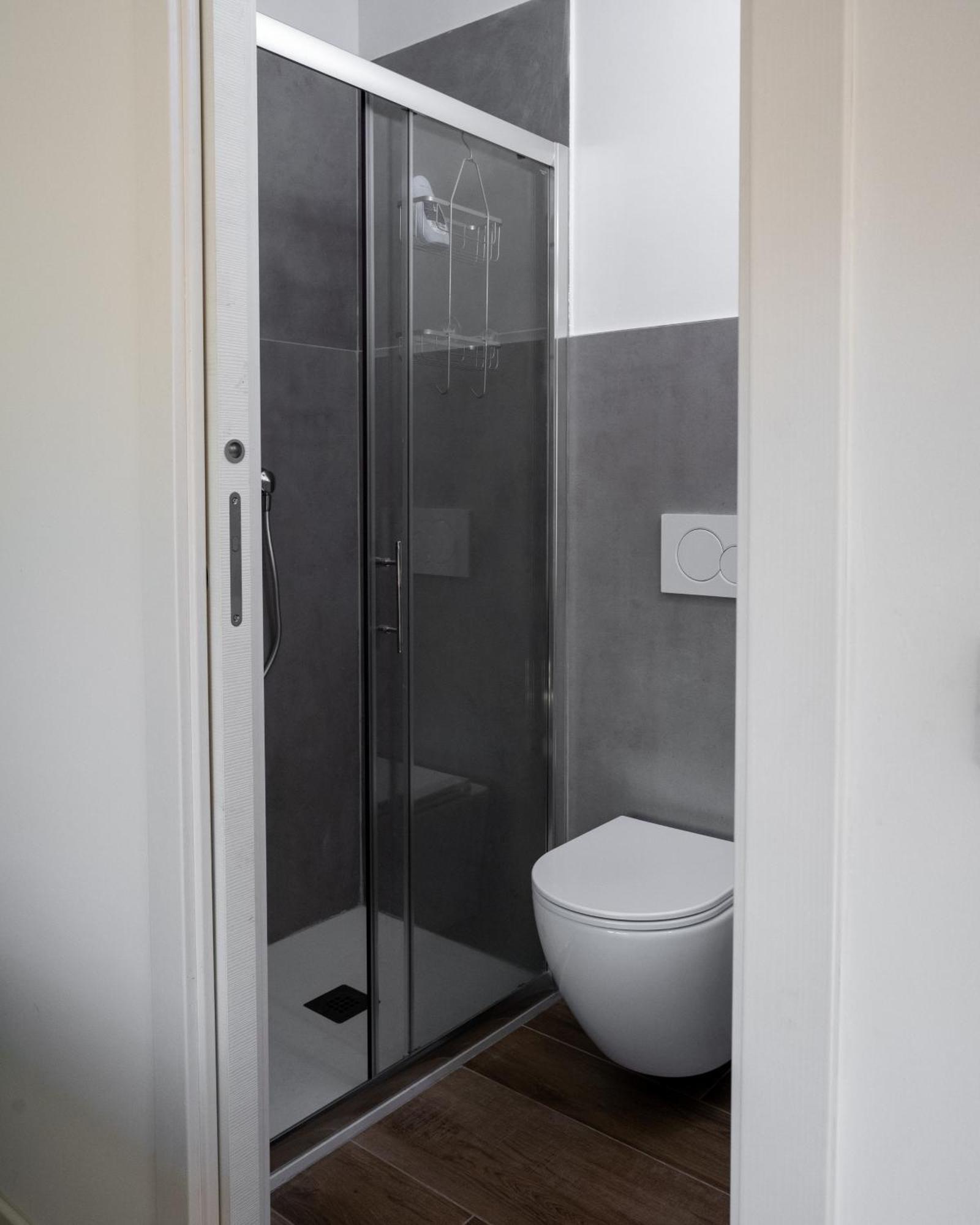Casa Enea-camera Matrimoniale Con Bagno Privato-appartamento Condiviso Con Host * Firenze