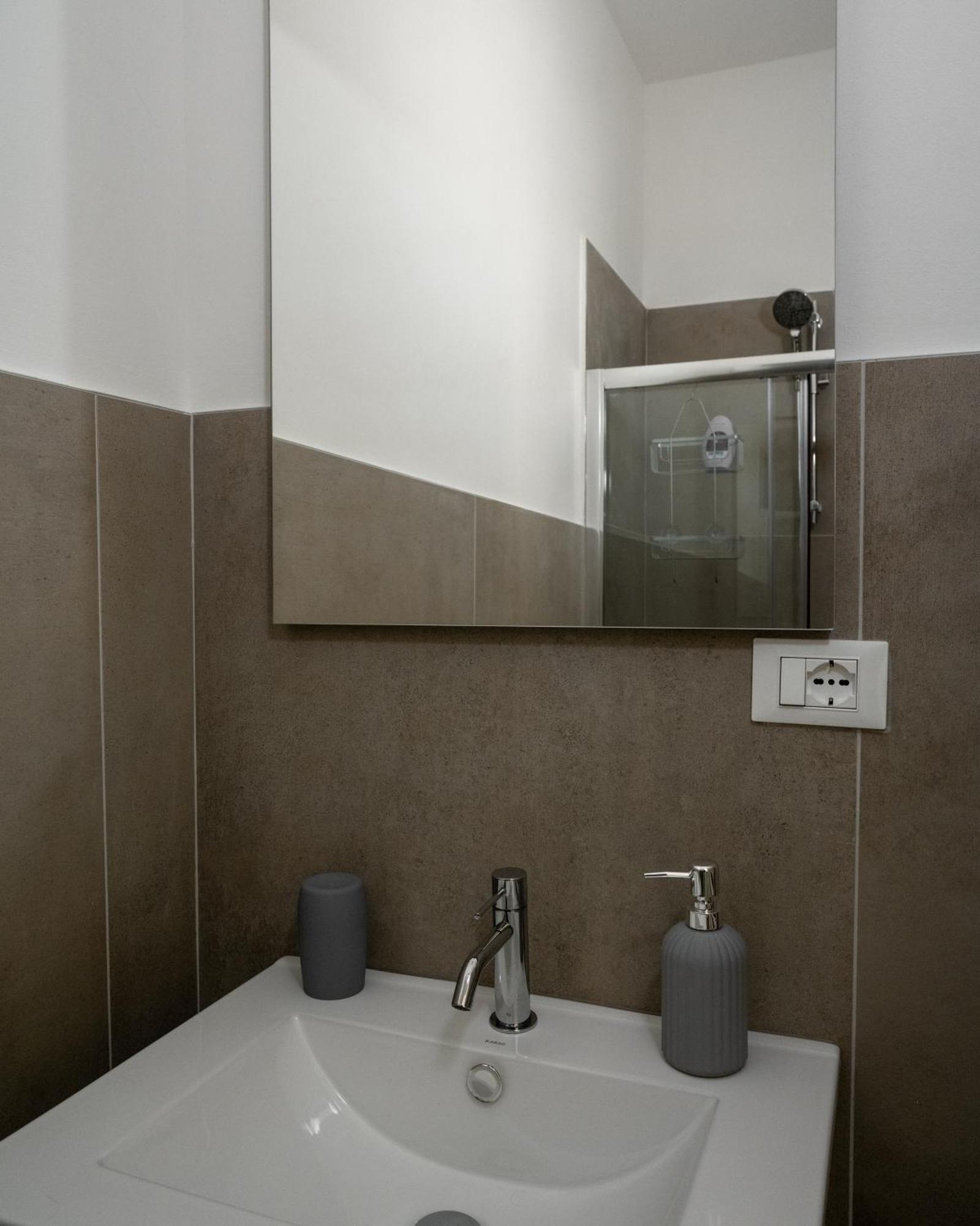 Privat overnatting Casa Enea-camera Matrimoniale Con Bagno Privato-appartamento Condiviso Con Host