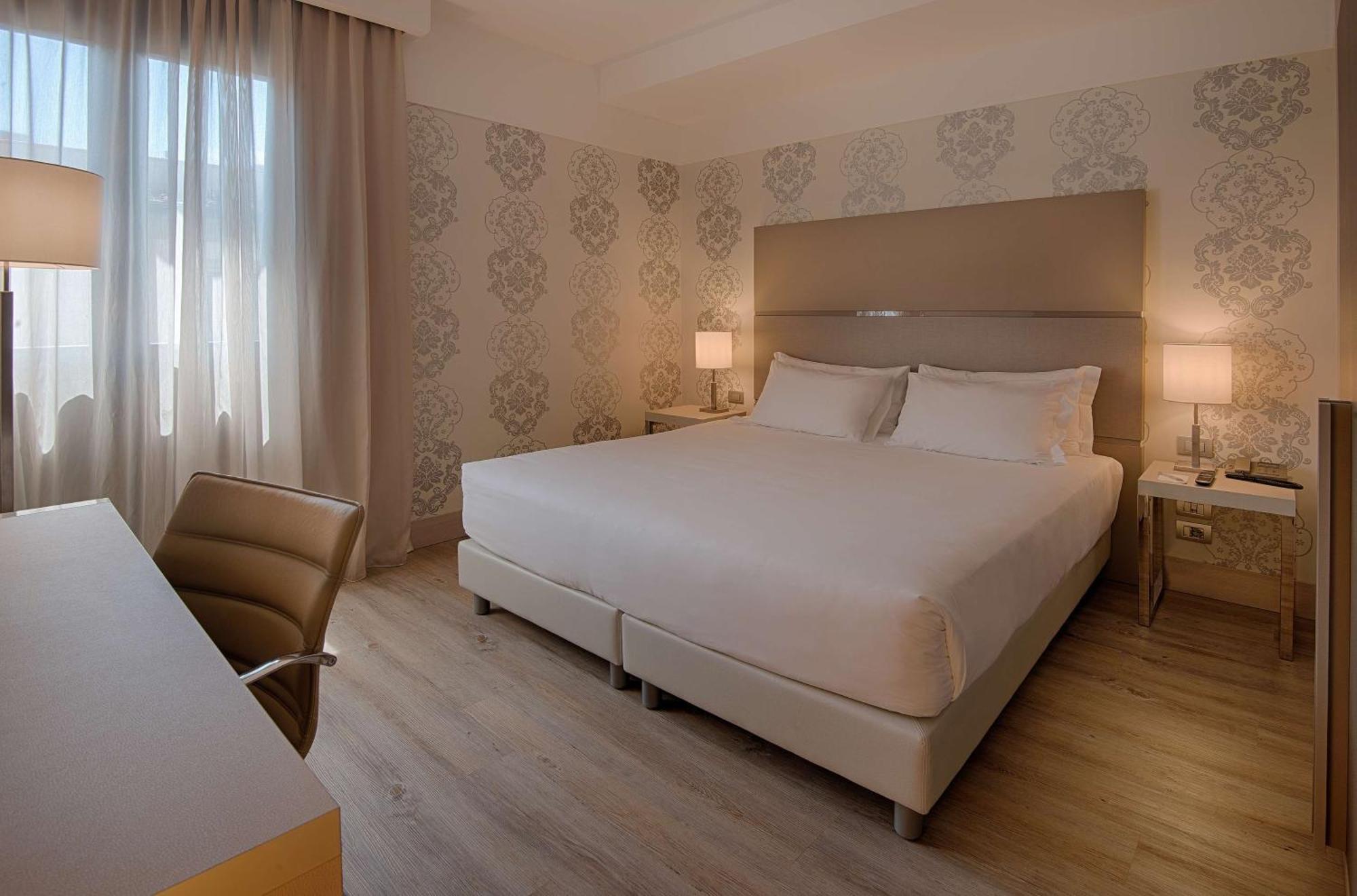 Hotel Nh 4*