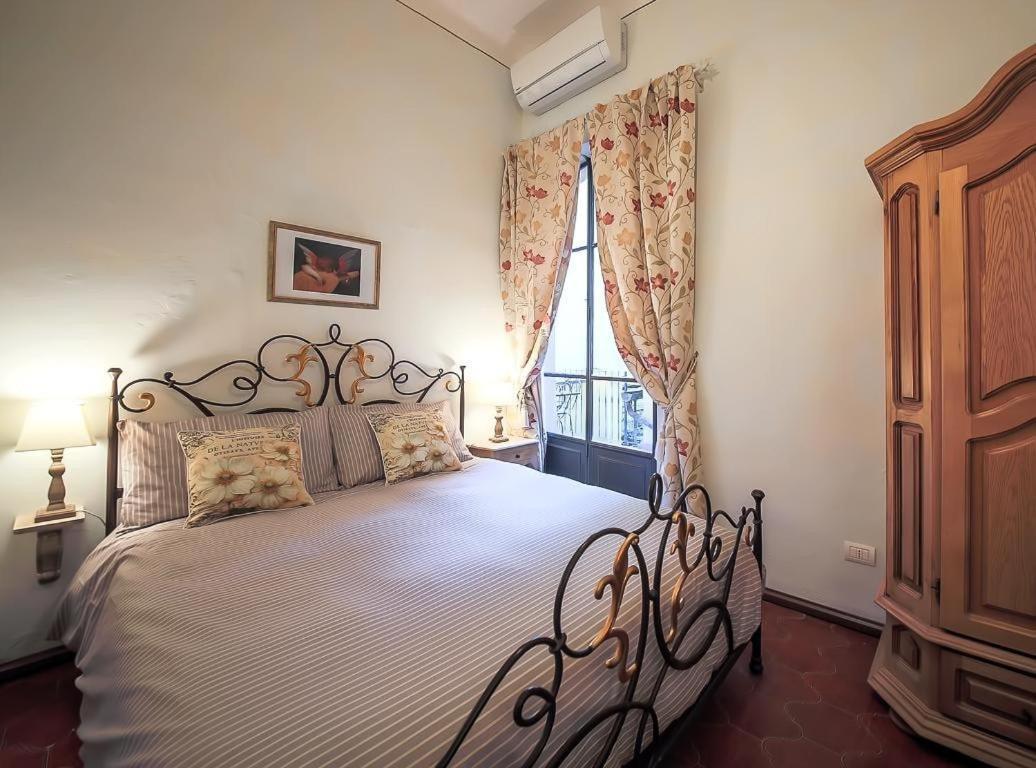 Watch The Wake Light Filled Medieval Palace Appartamento *