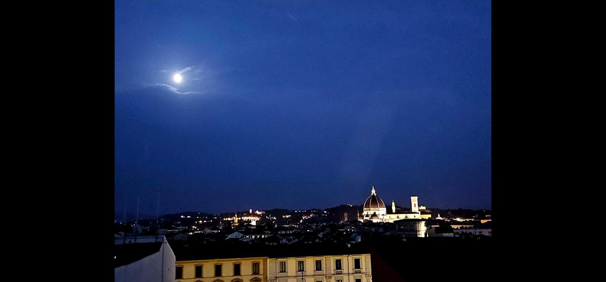 Caterina De' Medici Luxury Attic With Terrace And Parking Appartamento