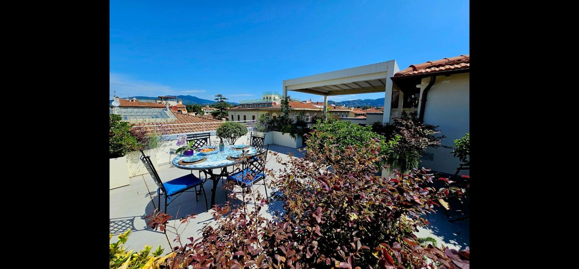 Caterina De' Medici Luxury Attic With Terrace And Parking Appartamento *