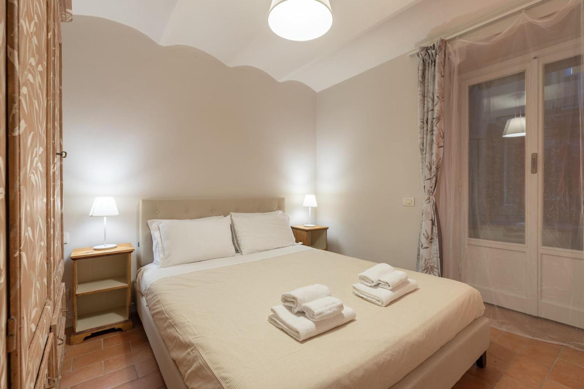 Appartamento S.ambrogio Courtyard In Florence-hosted By Thinah *