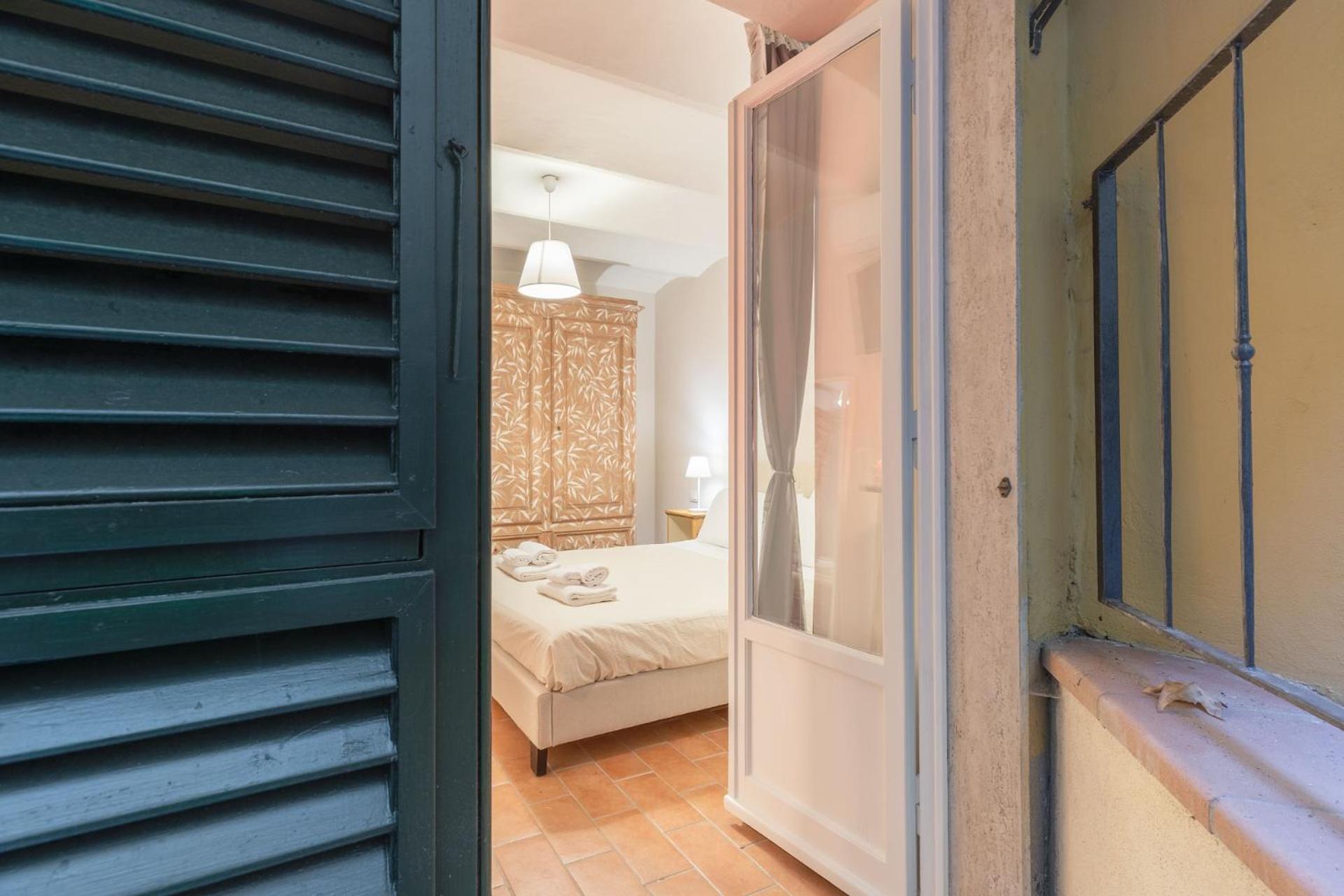 Appartamento S.ambrogio Courtyard In Florence-hosted By Thinah