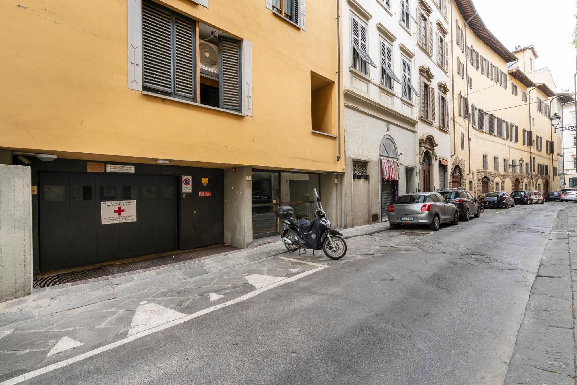Malenchini, Lejlighed Firenze