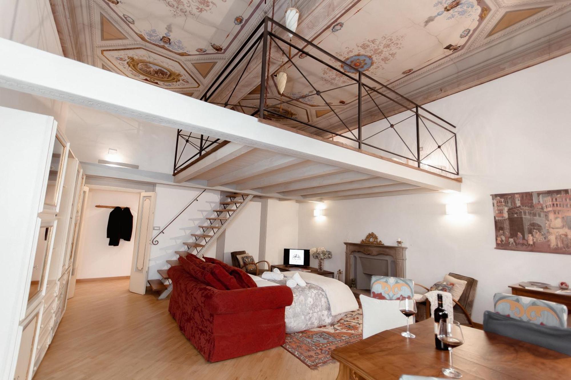 Elegant Loft Serragli Apartment Florence