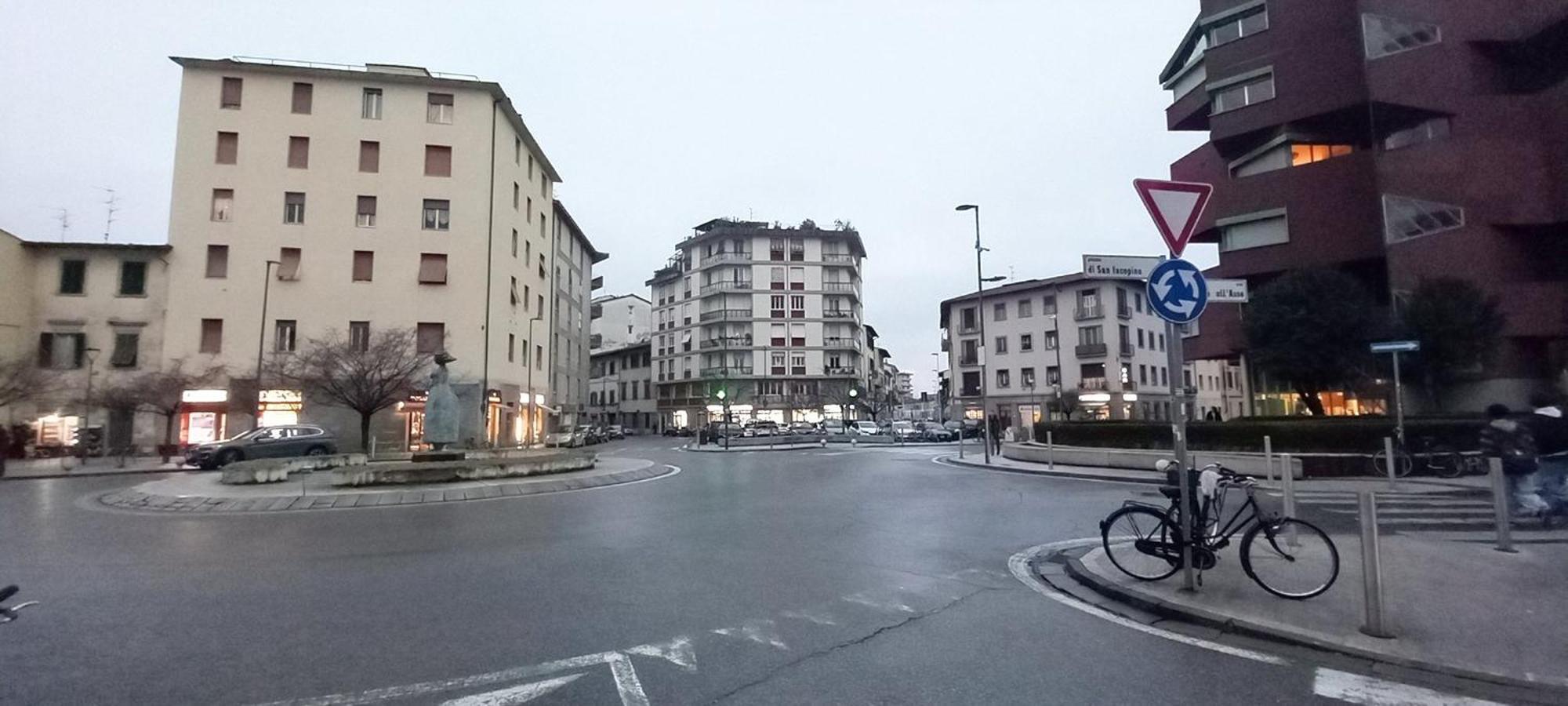 Lejlighed Charming & Spacious Florentine Just Two Mins From Tram Stop *