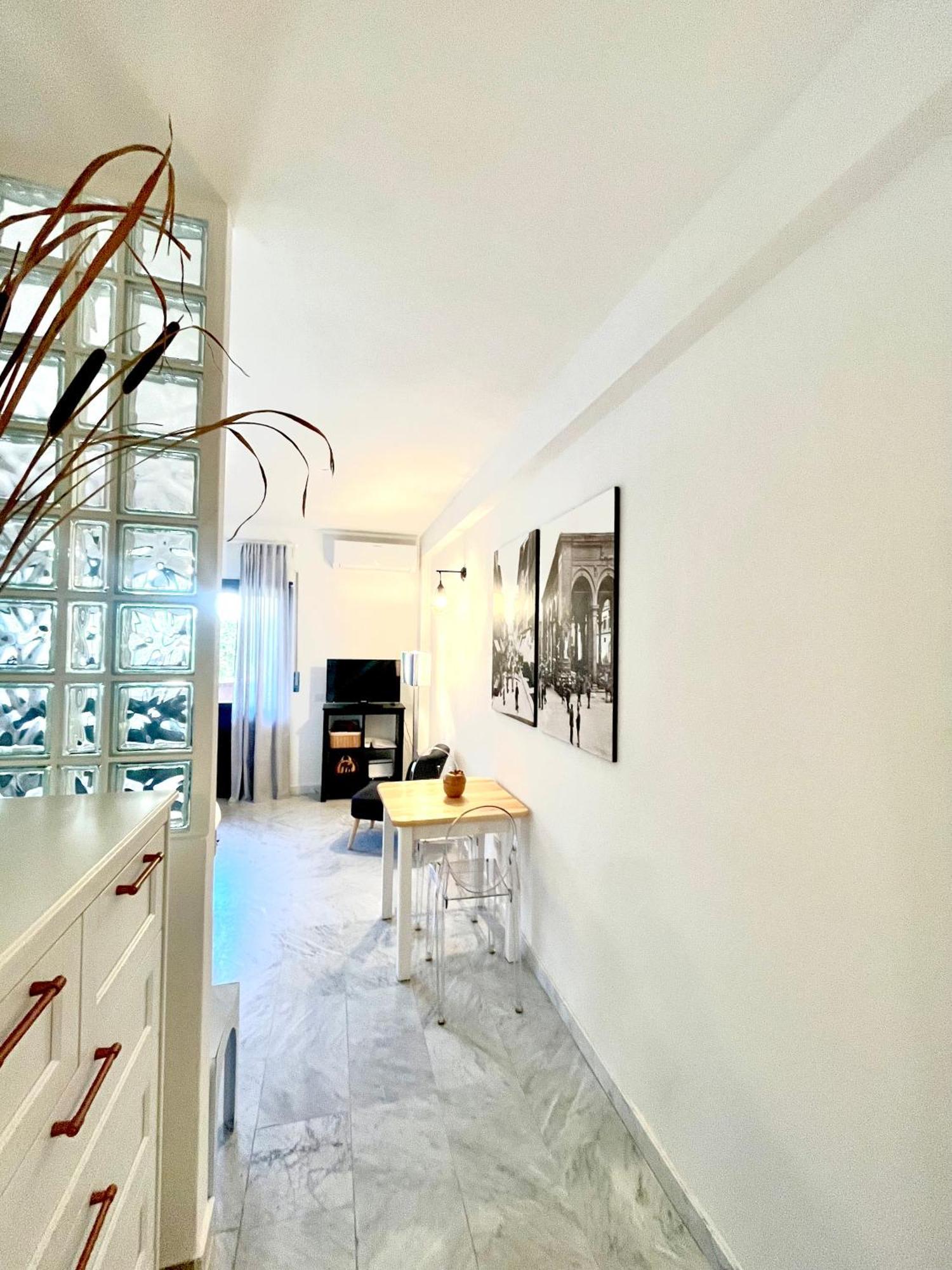 Oltrarno Hideway With Garage Leilighet