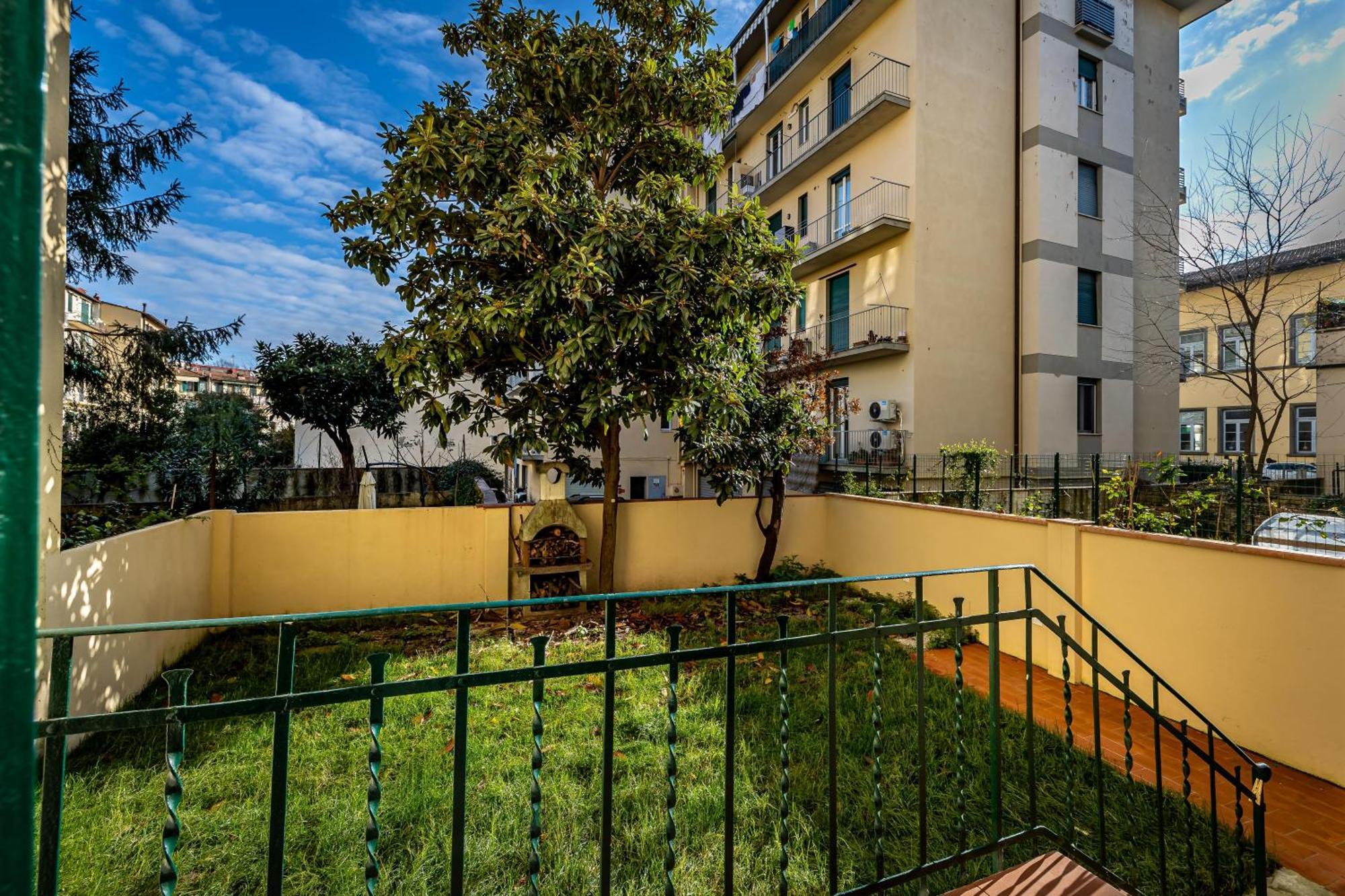 Yd Elegant With Garden Firenze