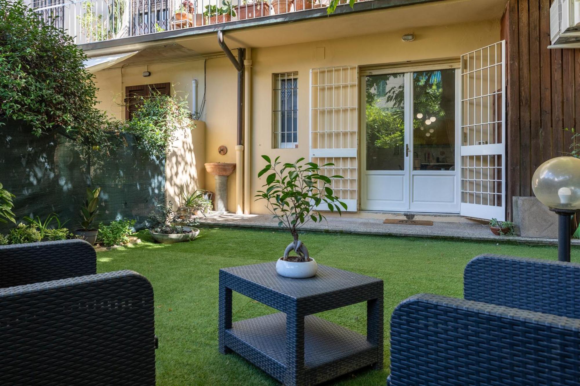 Intero Con Giardino Appartamento