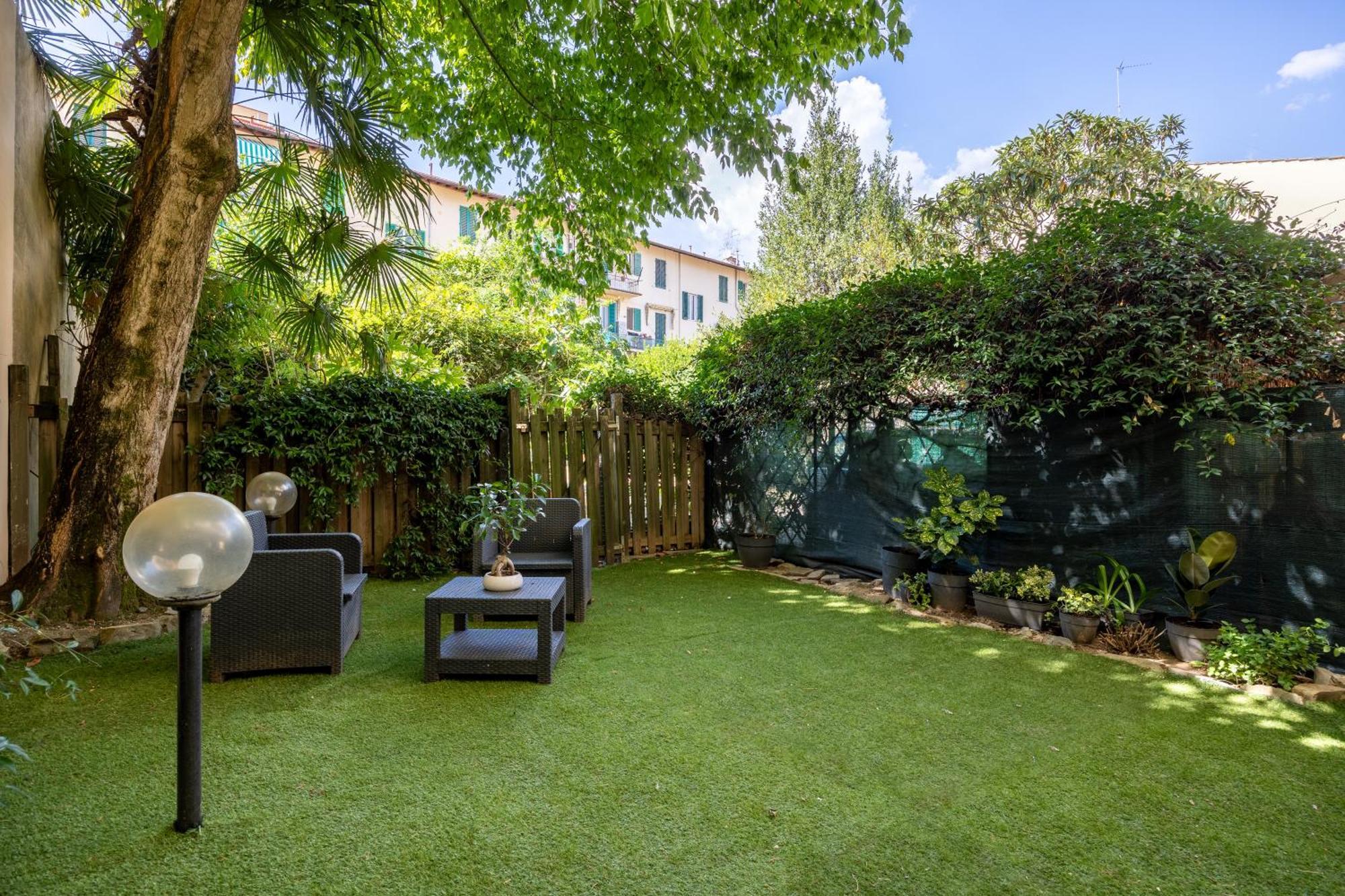 Intero Con Giardino Appartamento *
