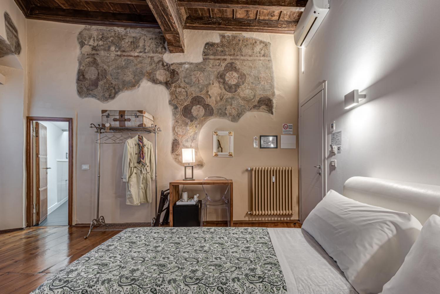 Guicciardini 24 * Firenze