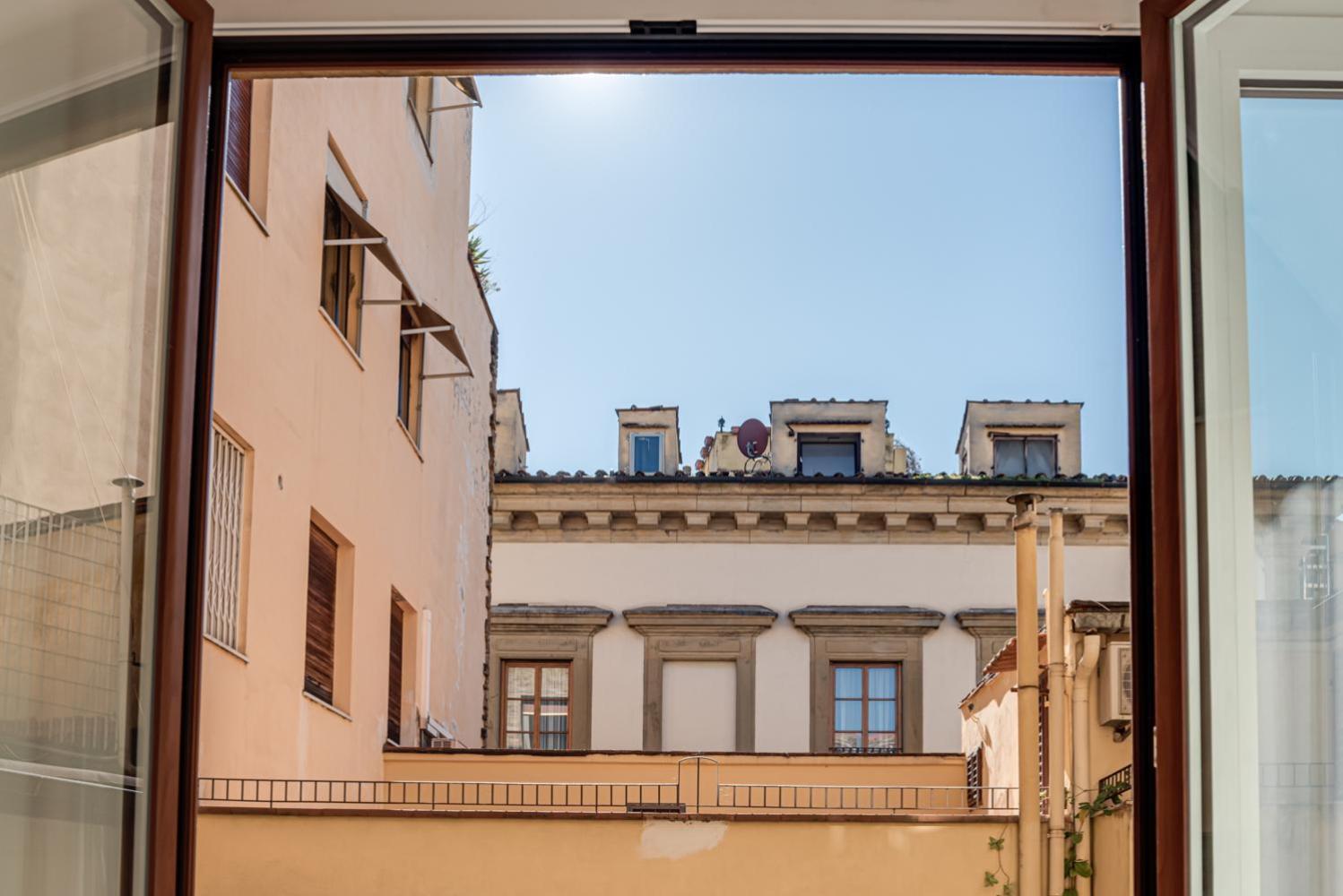 Guicciardini 24 * Firenze