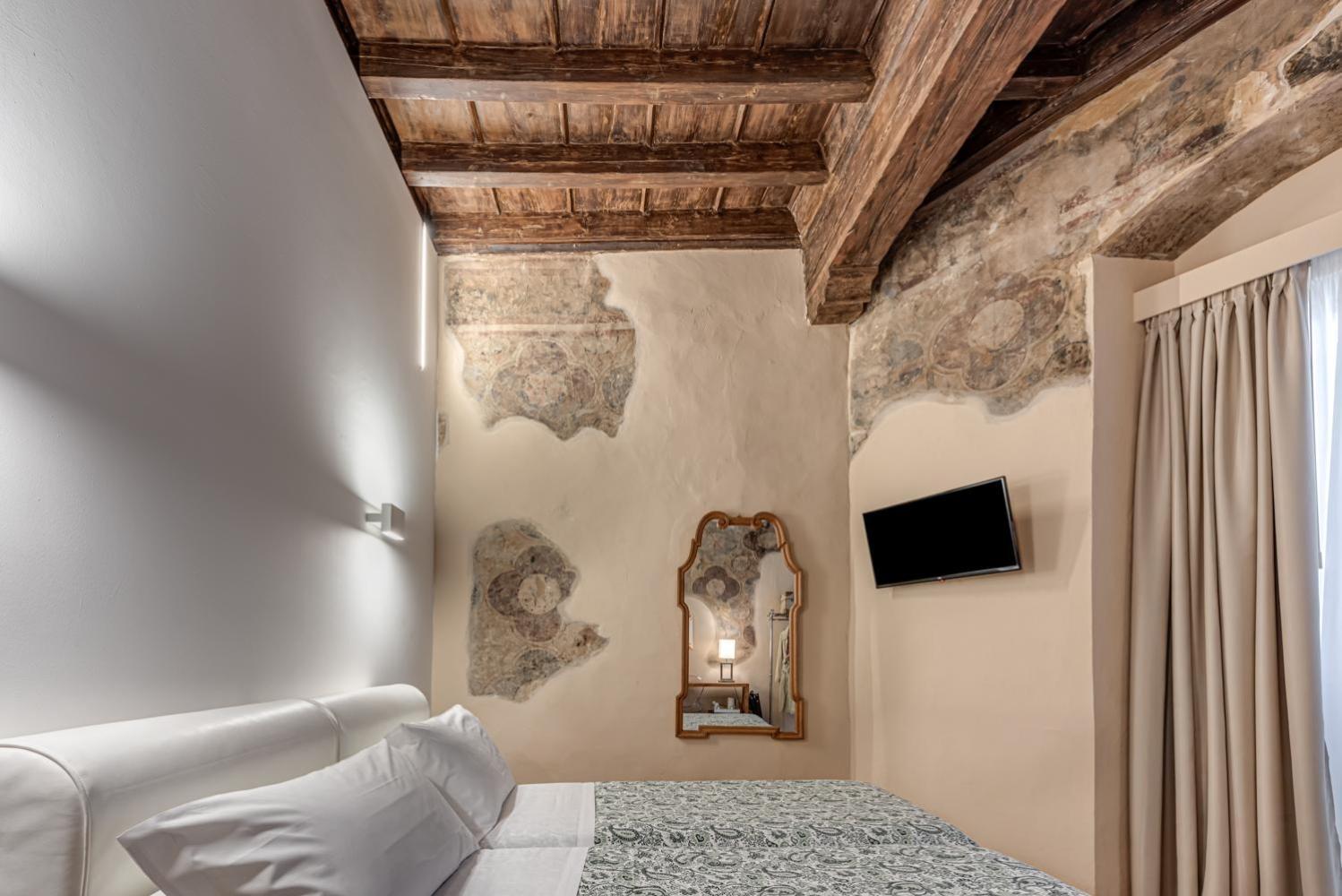 Guicciardini 24 * Firenze
