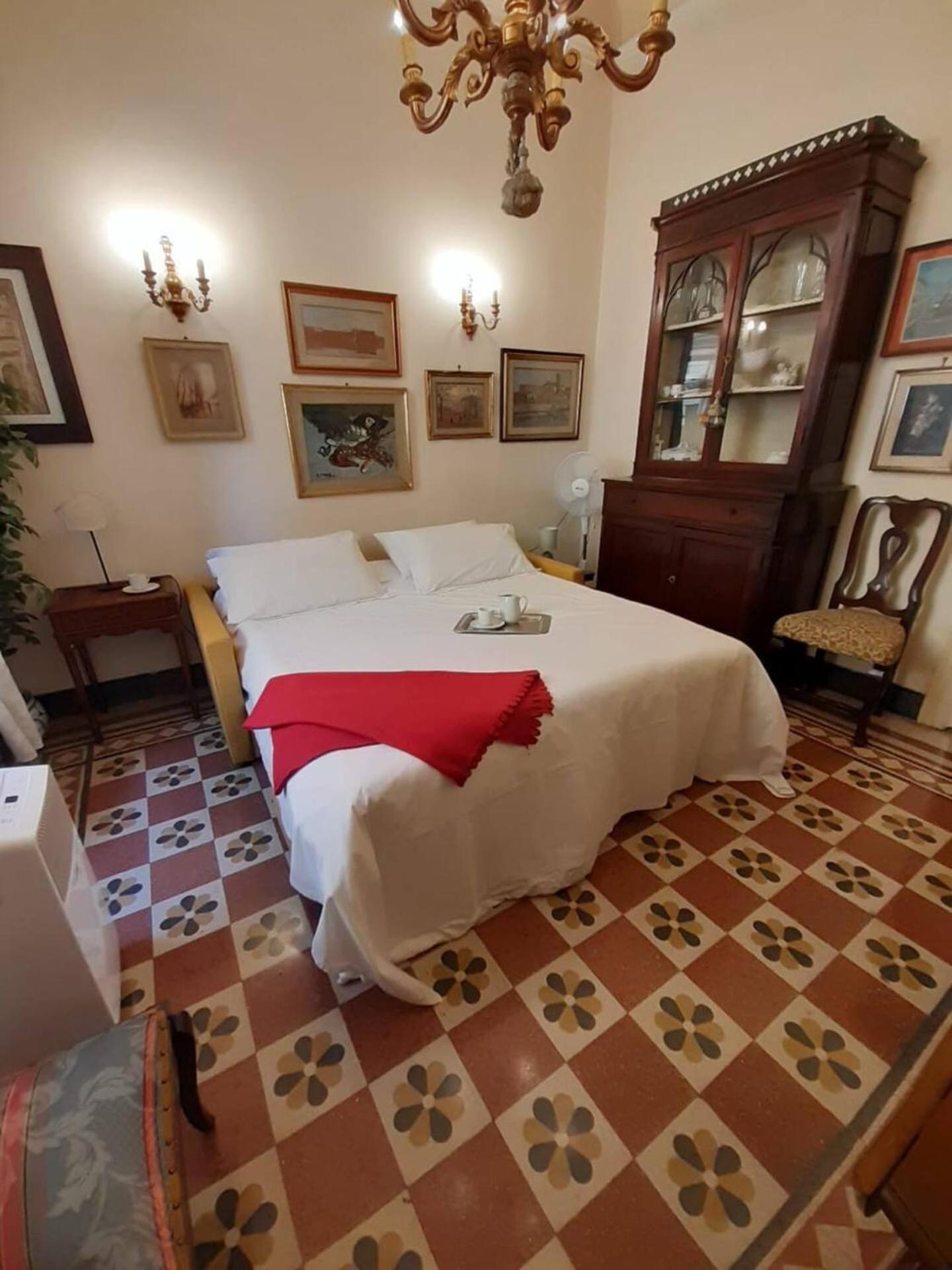 Appartement Antiques Lover's Flat, *