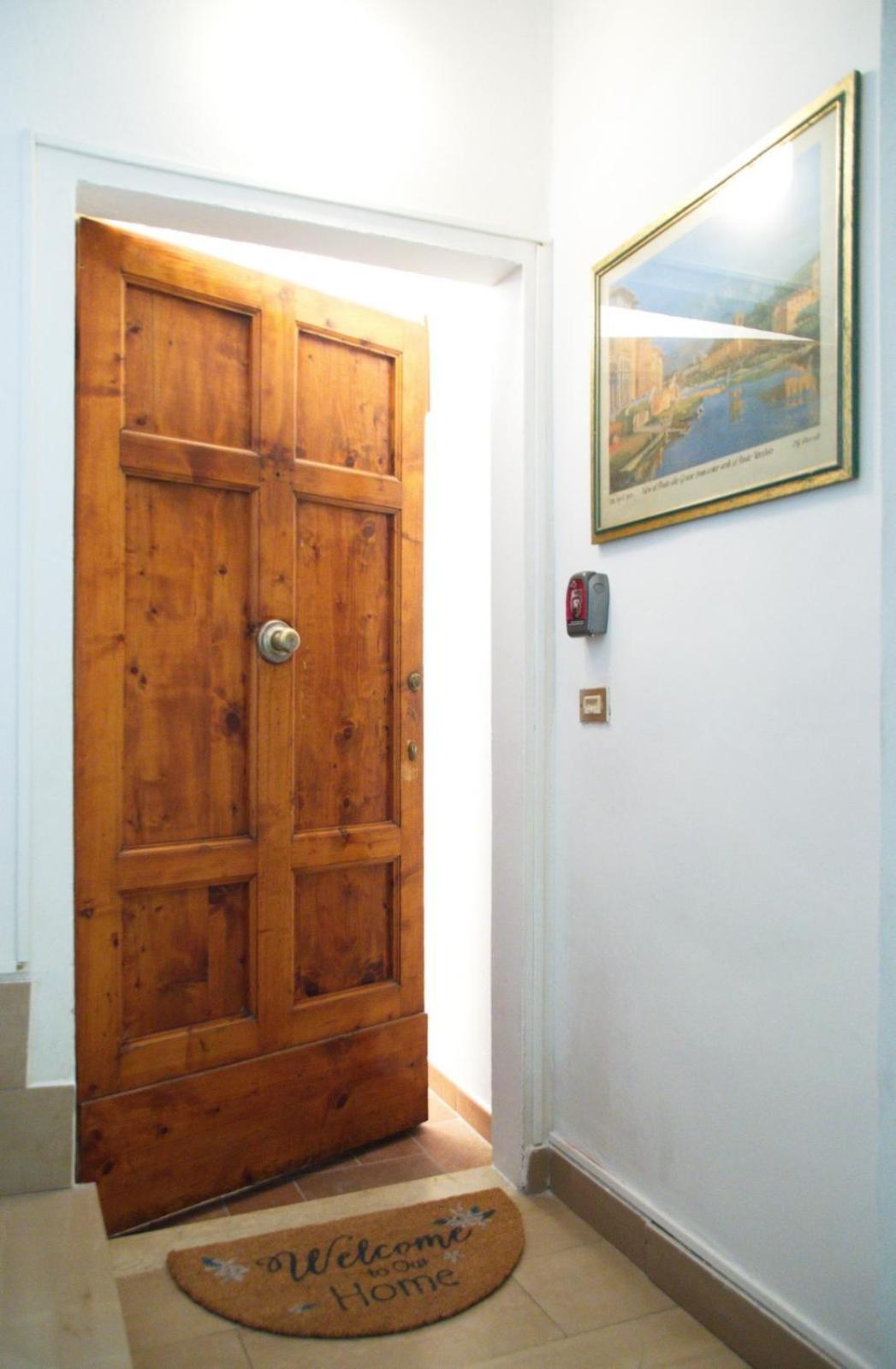Elegant 300m From Old Town Center Appartamento Firenze