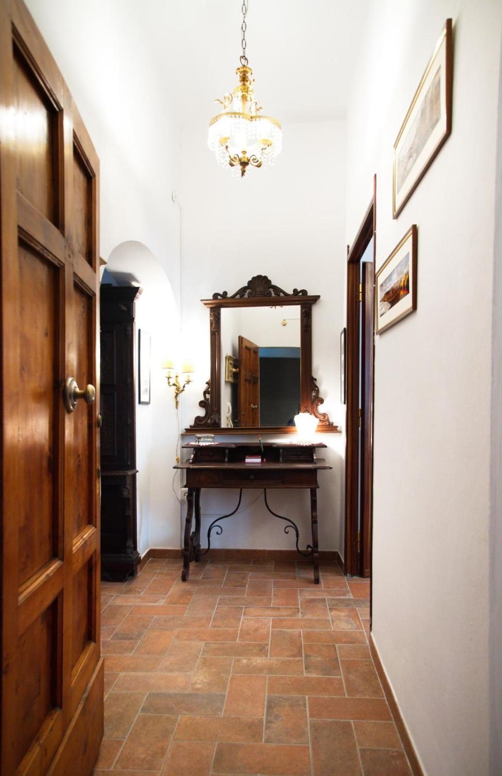Appartamento Elegant 300m From Old Town Center