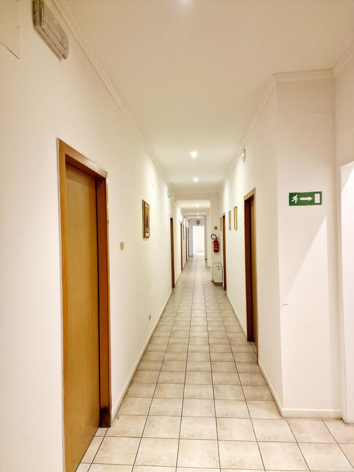 2000 Hotel