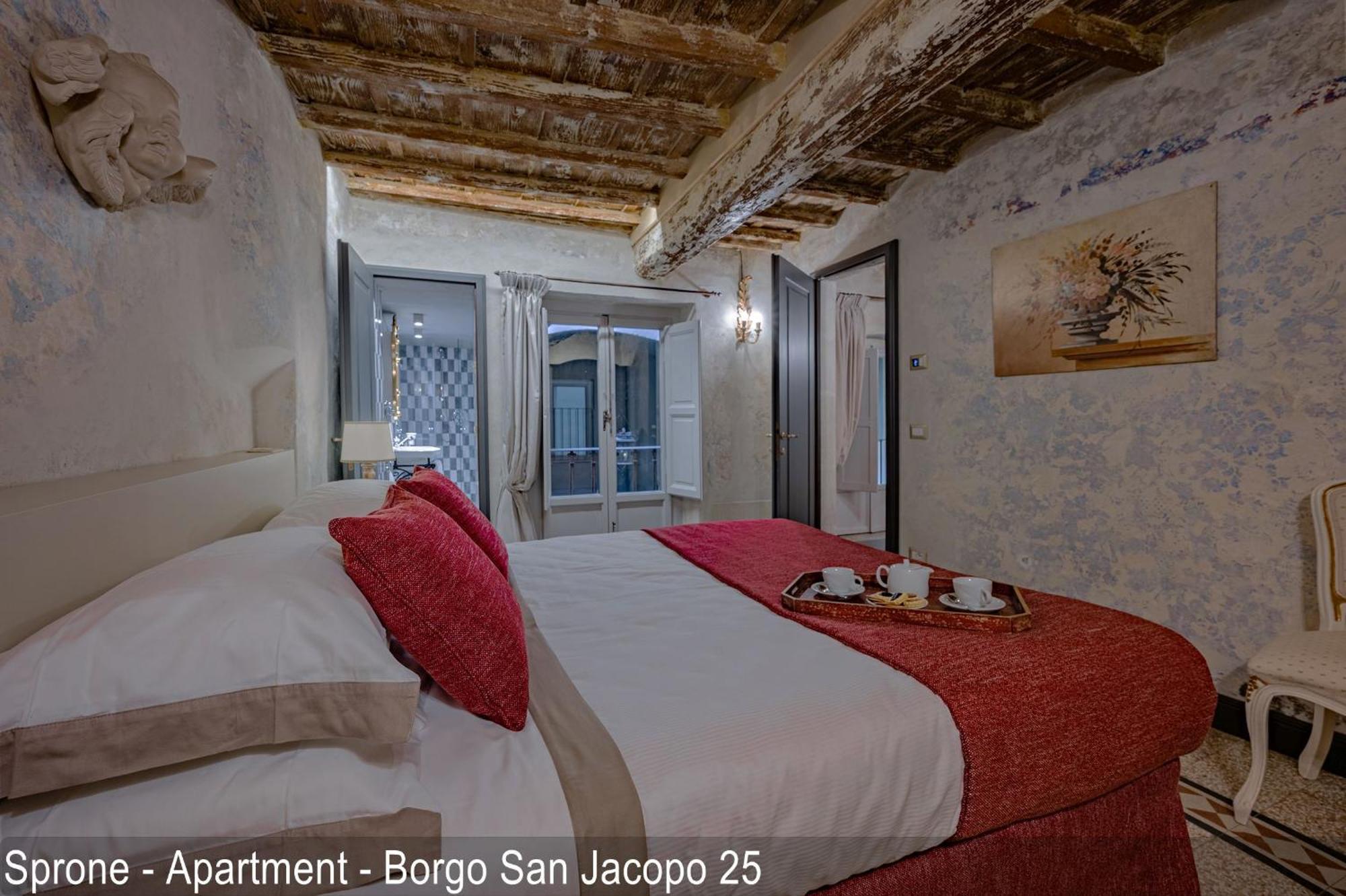 Soggiorni D'arte Centro Storico Accanto A Ponte Vecchio *