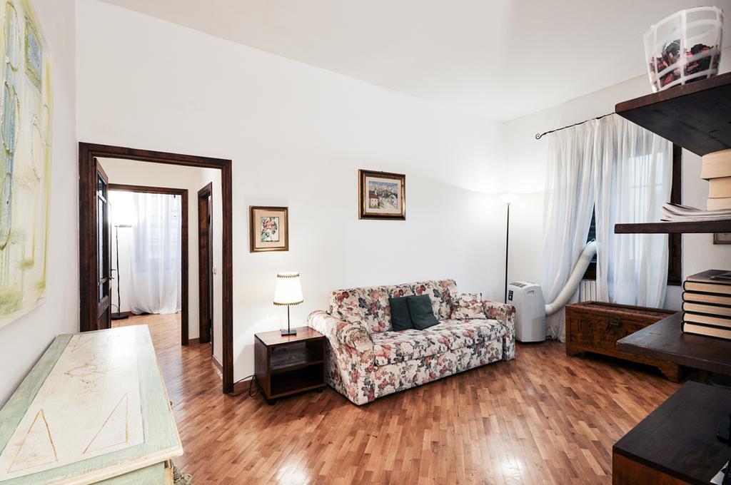 Uffizi 2 Apartamento *