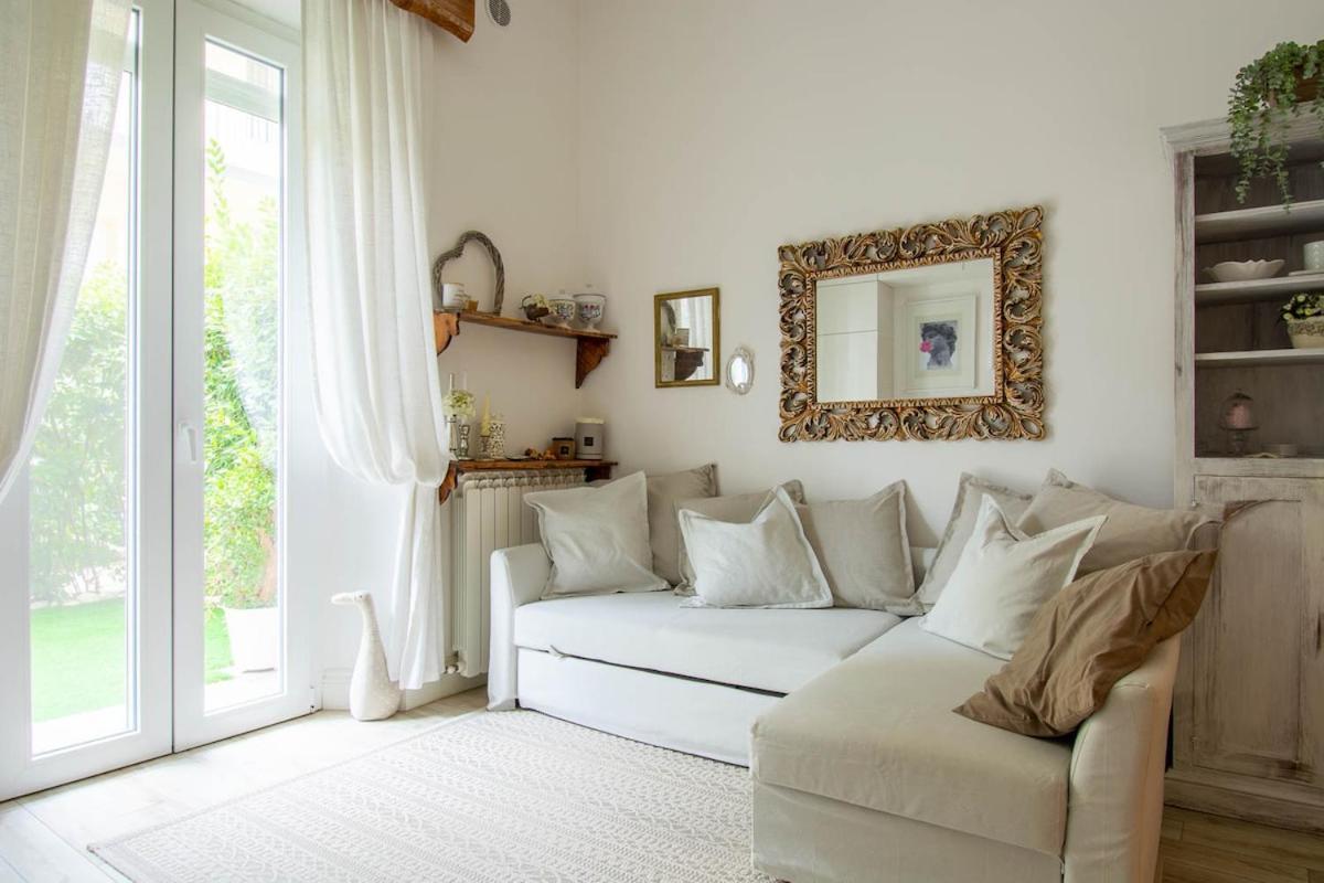 Stylish 2 Bedroom Flat - Garden * Firenze
