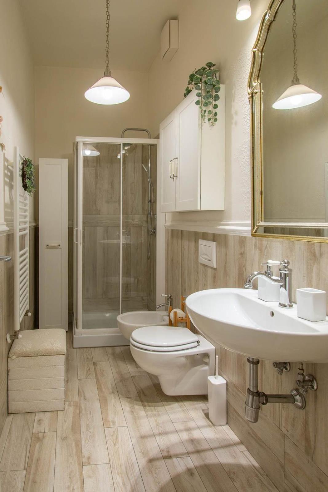 Stylish 2 Bedroom Flat - Garden * Firenze