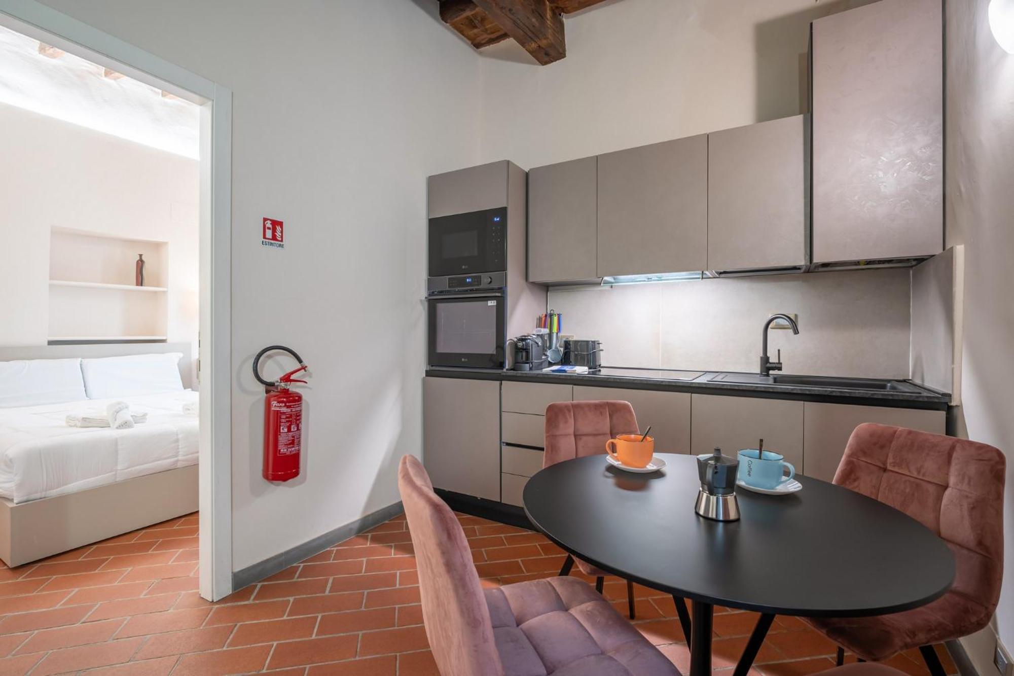 Ponte Vecchio Flats *