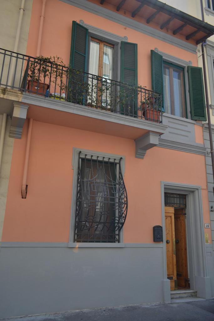 Rinuccini 46 * Firenze