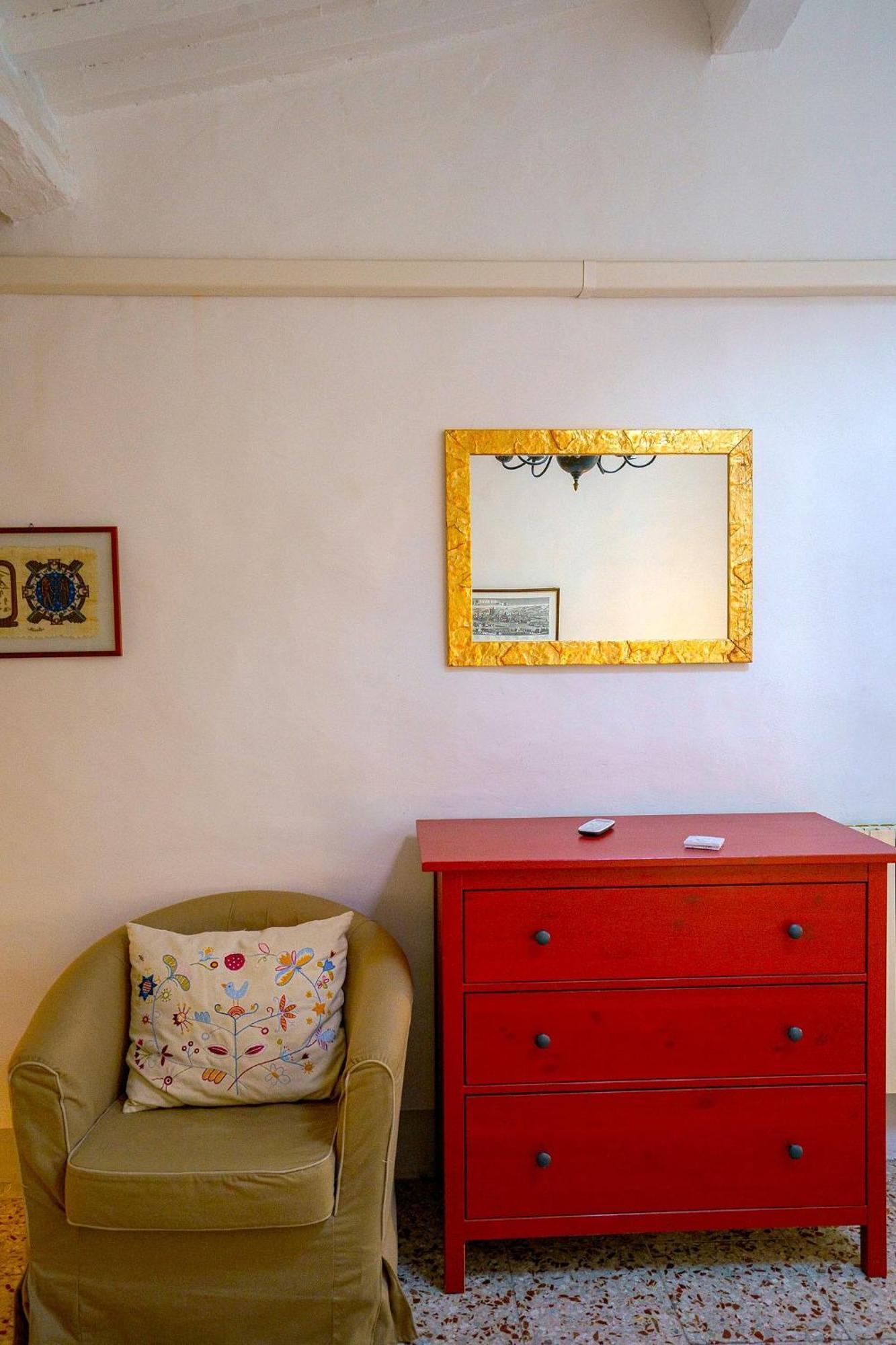 Lovely & Charming 1br- 7 Min Walk By The Duomo Apartamento Florença