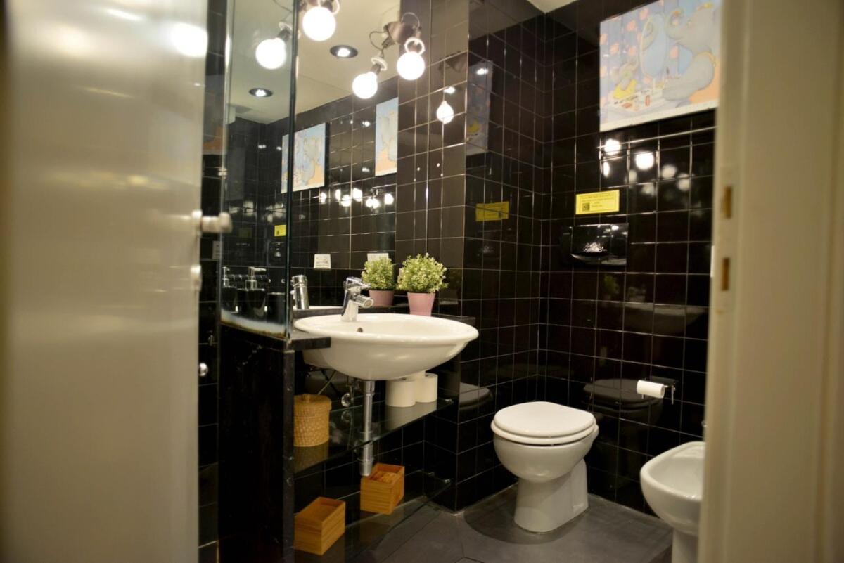 Super In Santa Croce District Apartment