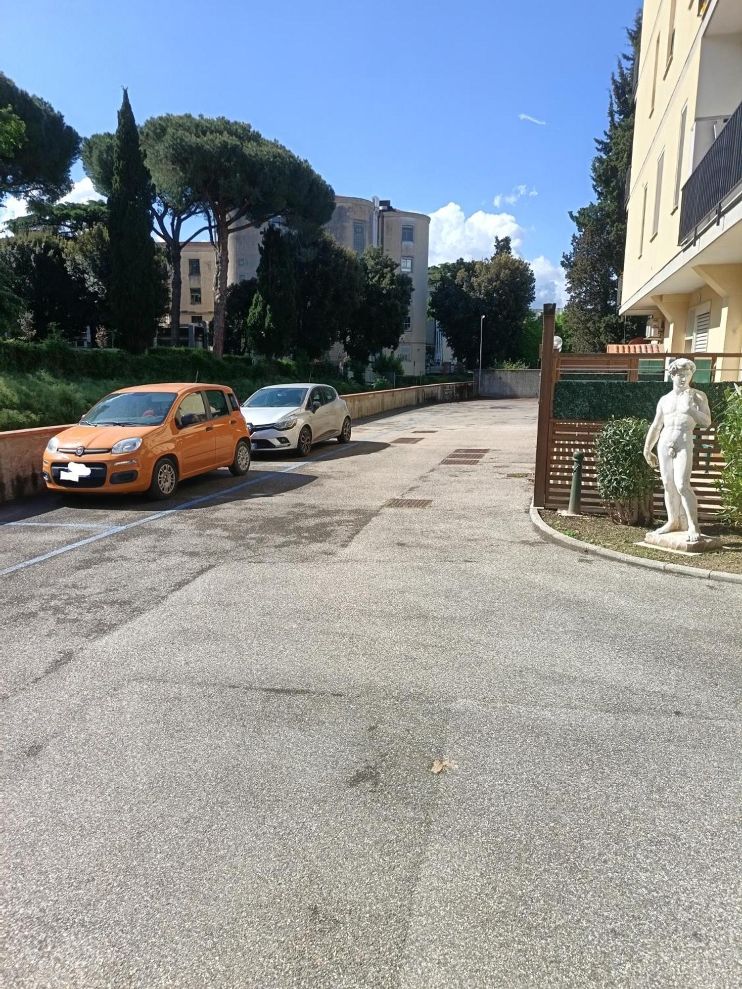 Affittacamere Pressi Careggi Tramvia *