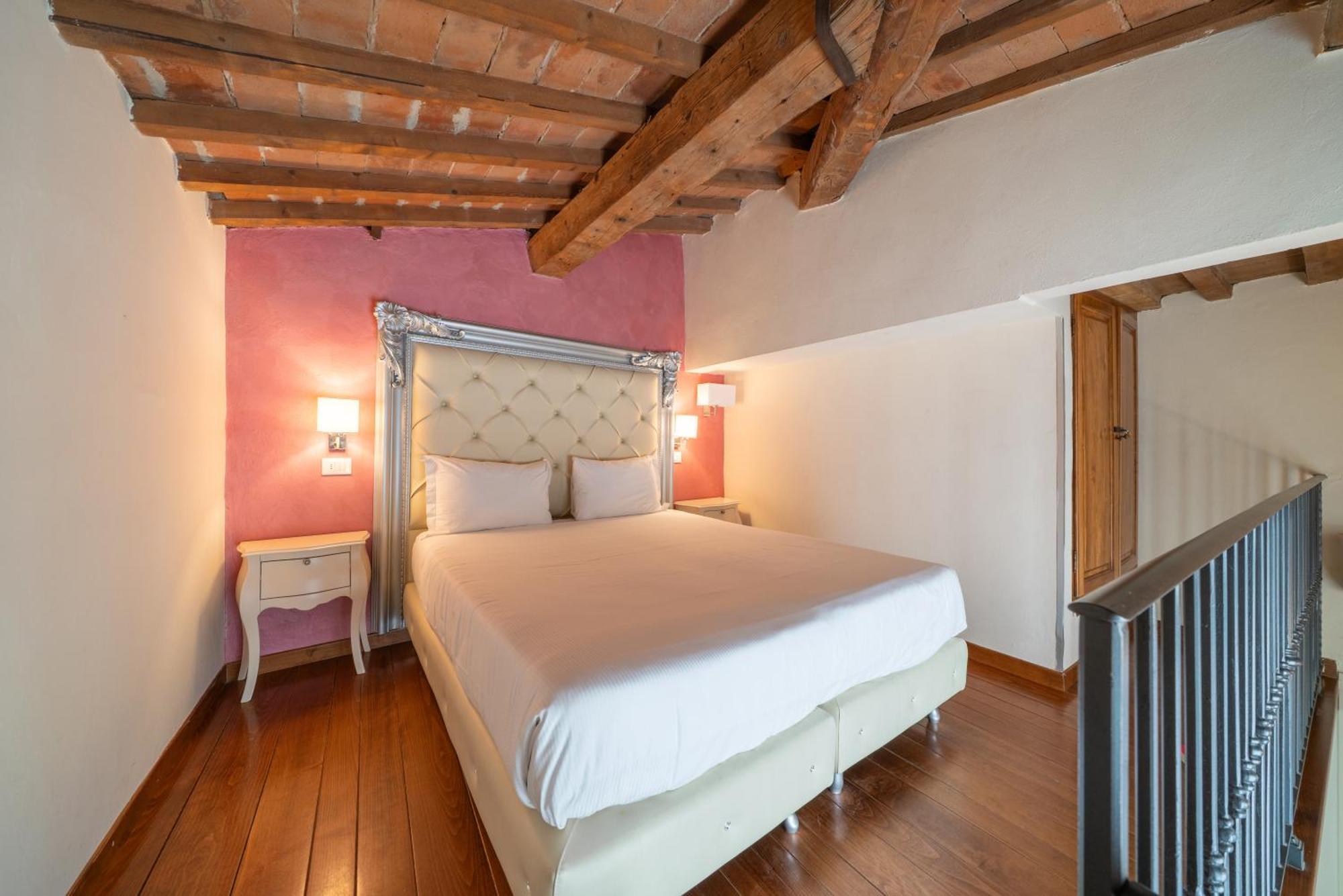 Residenza Conte Di Cavour & Rooftop Guest house 2*