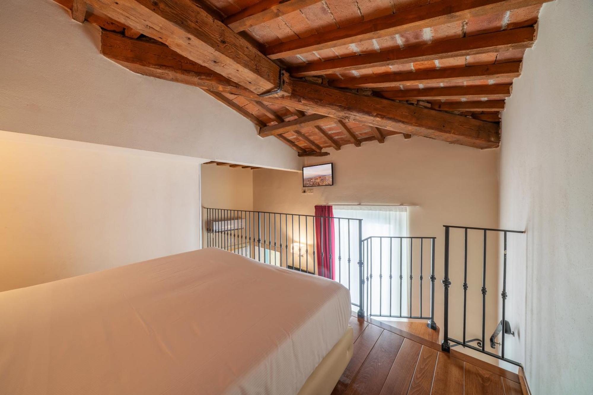 Residenza Conte Di Cavour & Rooftop 2* Florence