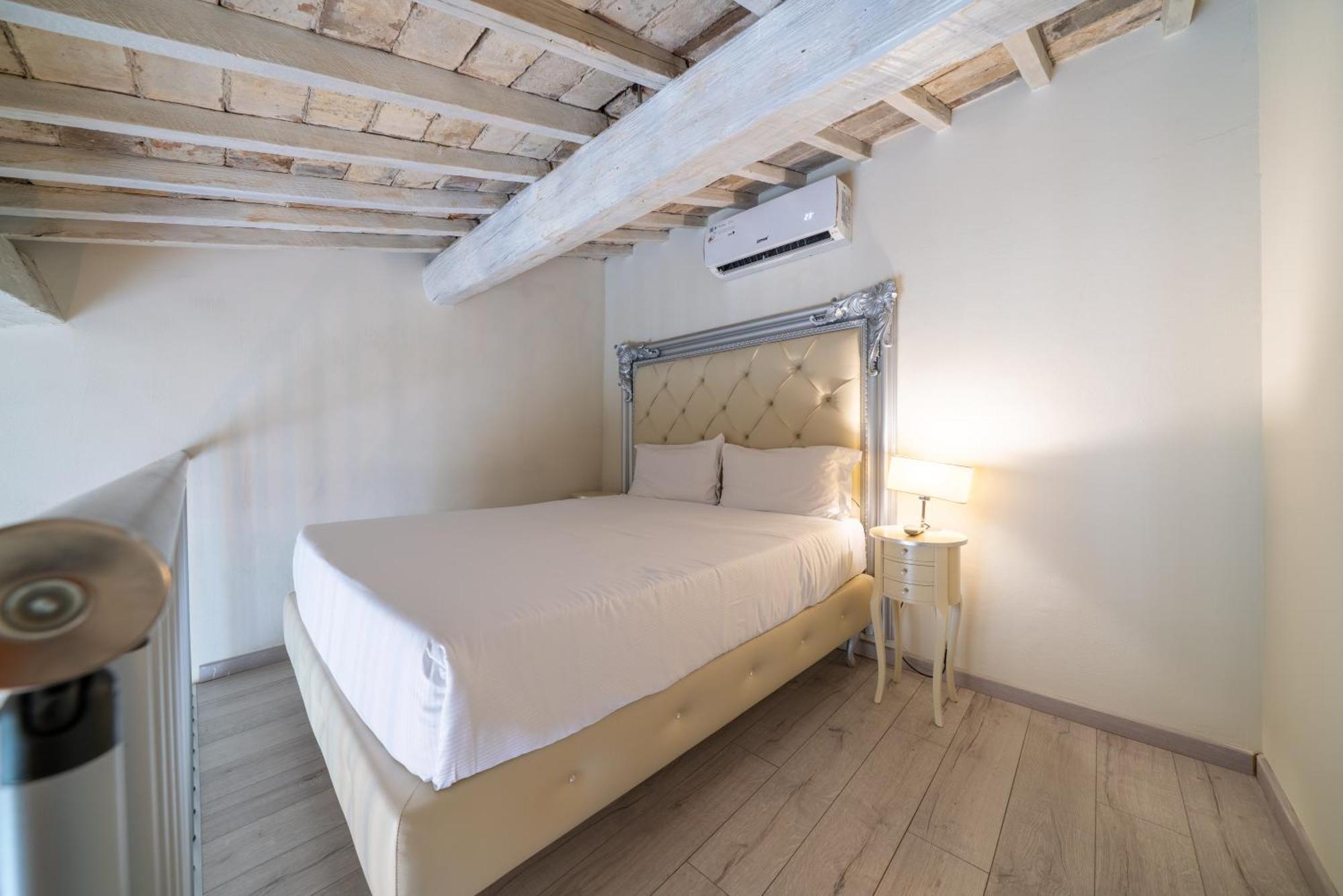 Residenza Conte Di Cavour & Rooftop Guest house