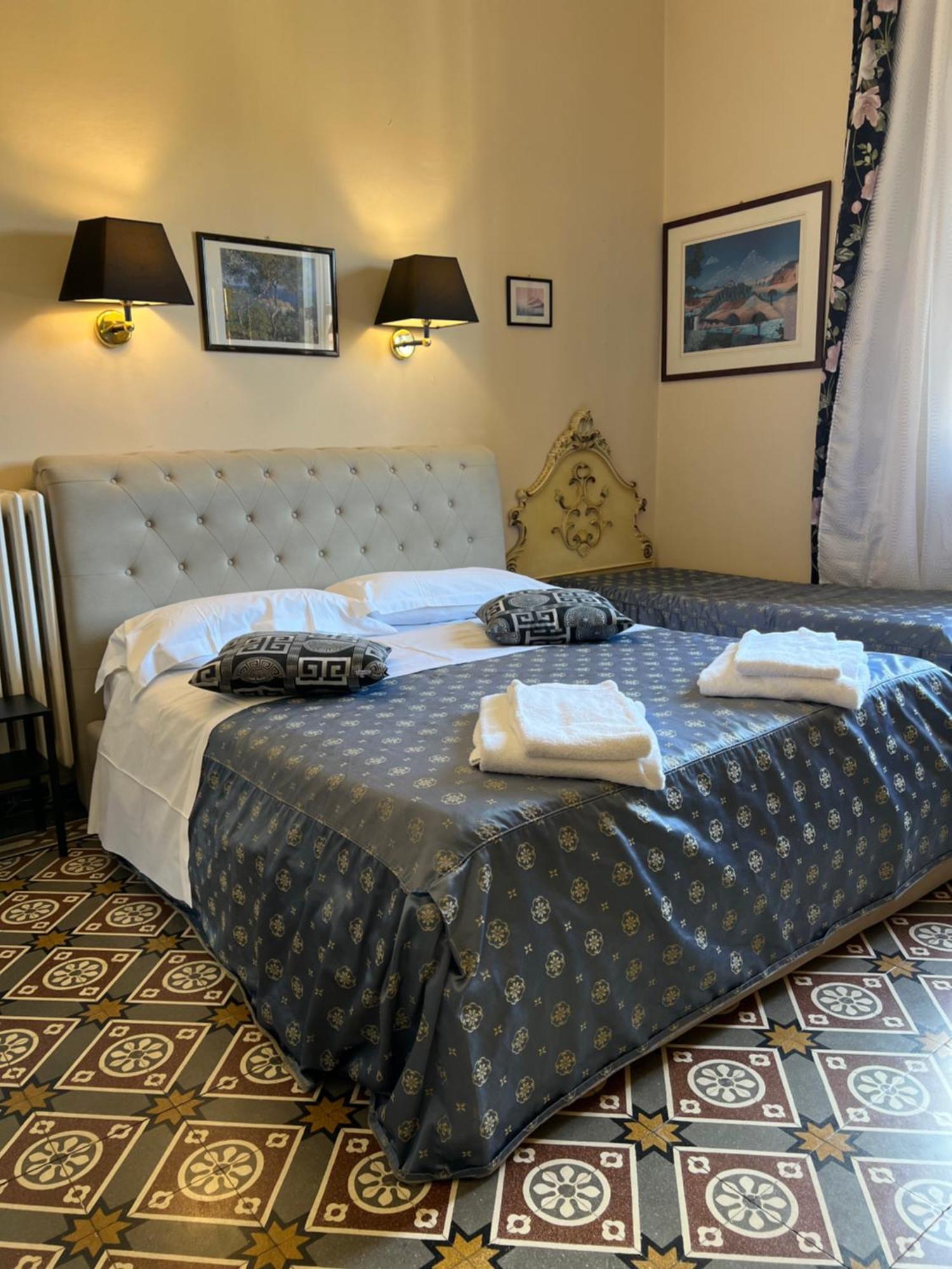 Hotell Souvenir Maya
