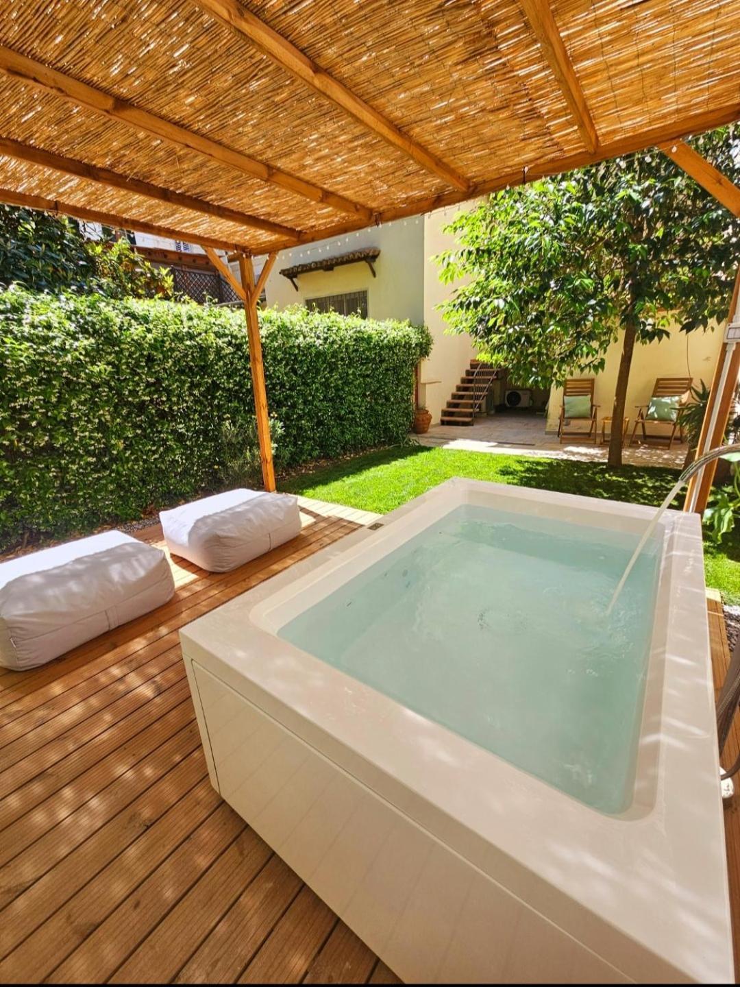 Florart Boutique Apartment, Giardino E Vasca Idro Appartamento *