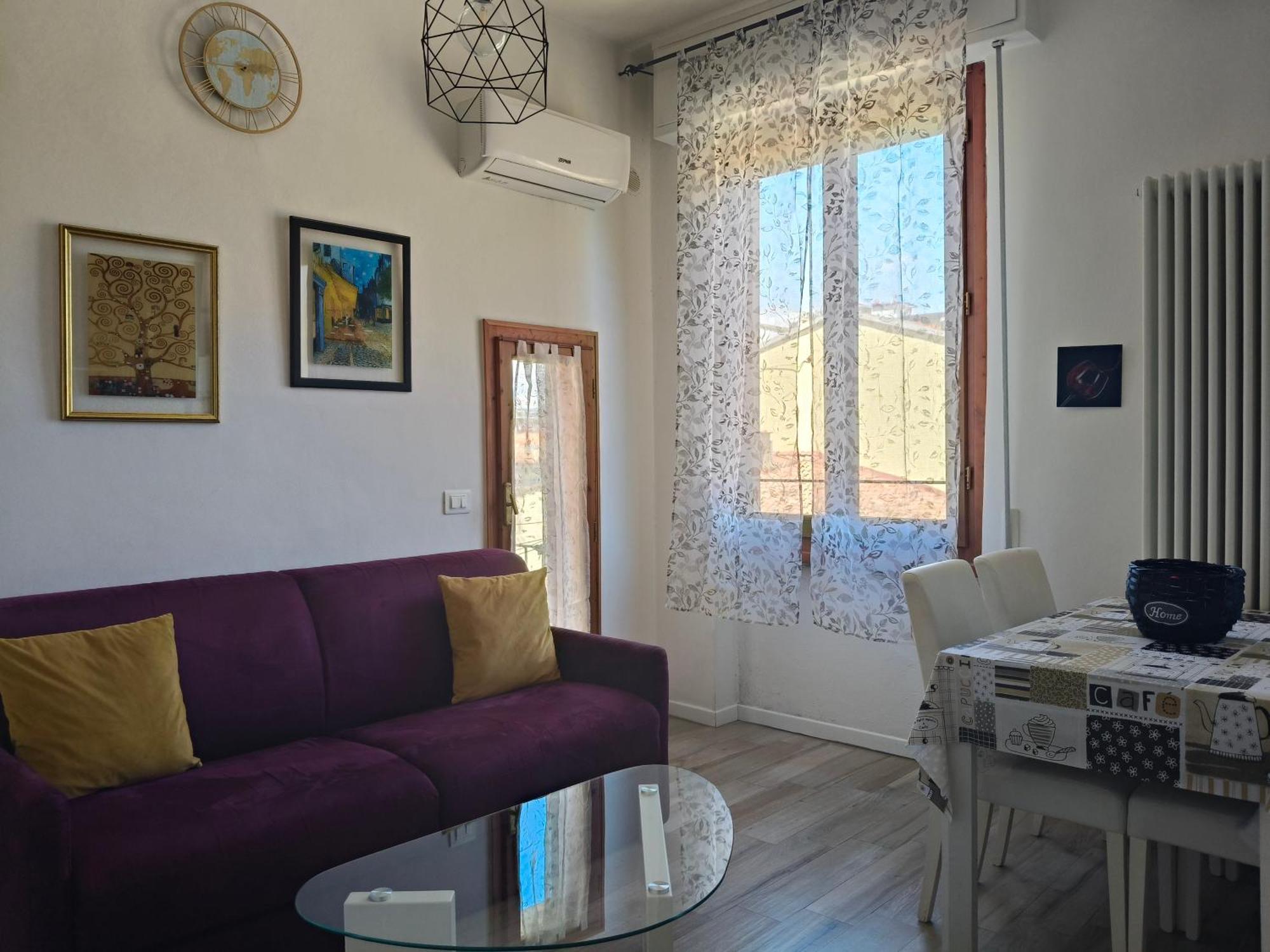 Apartment Eyes Florence