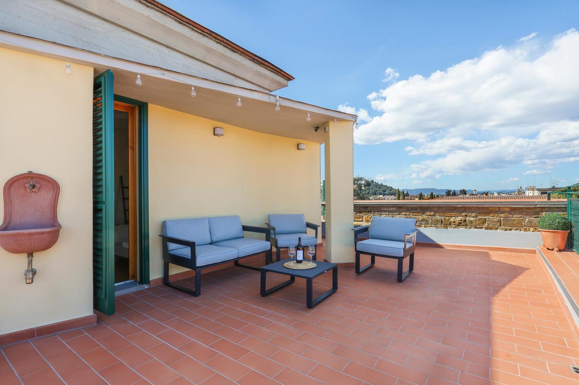 Appartement Penthouse With Big Terrace In Oltrarno Florence