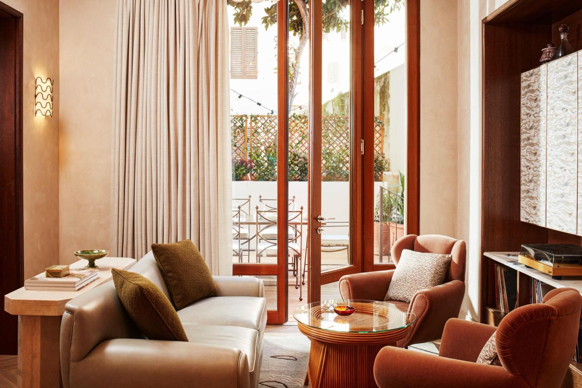 The Hoxton, Hotel