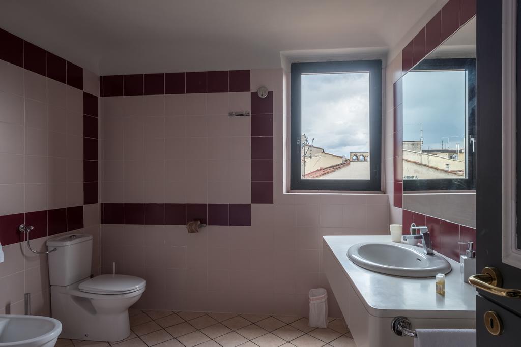 Dome Hotel 3*