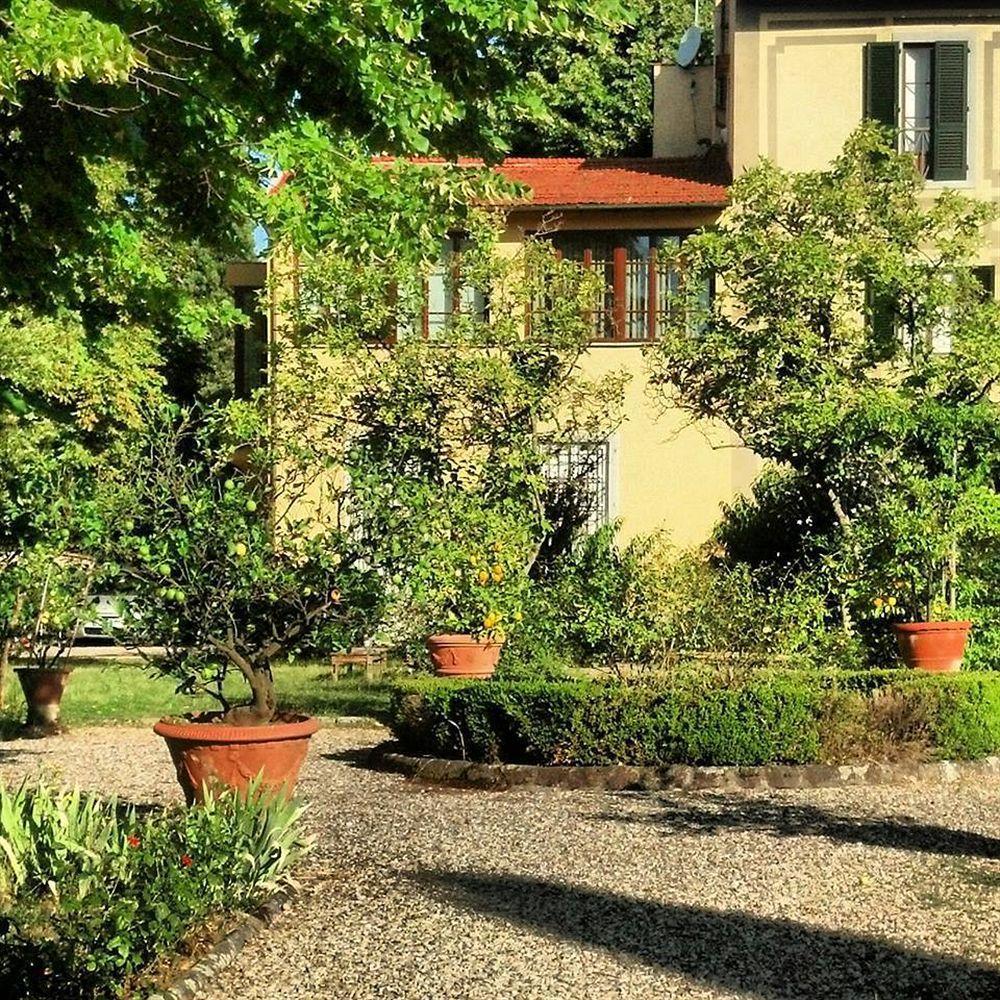 Ape Rosa Relais Florence