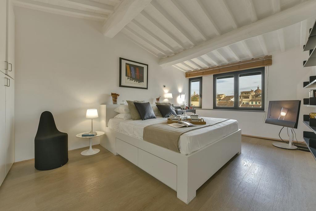 An Amazing In Oltrarno Apartment *