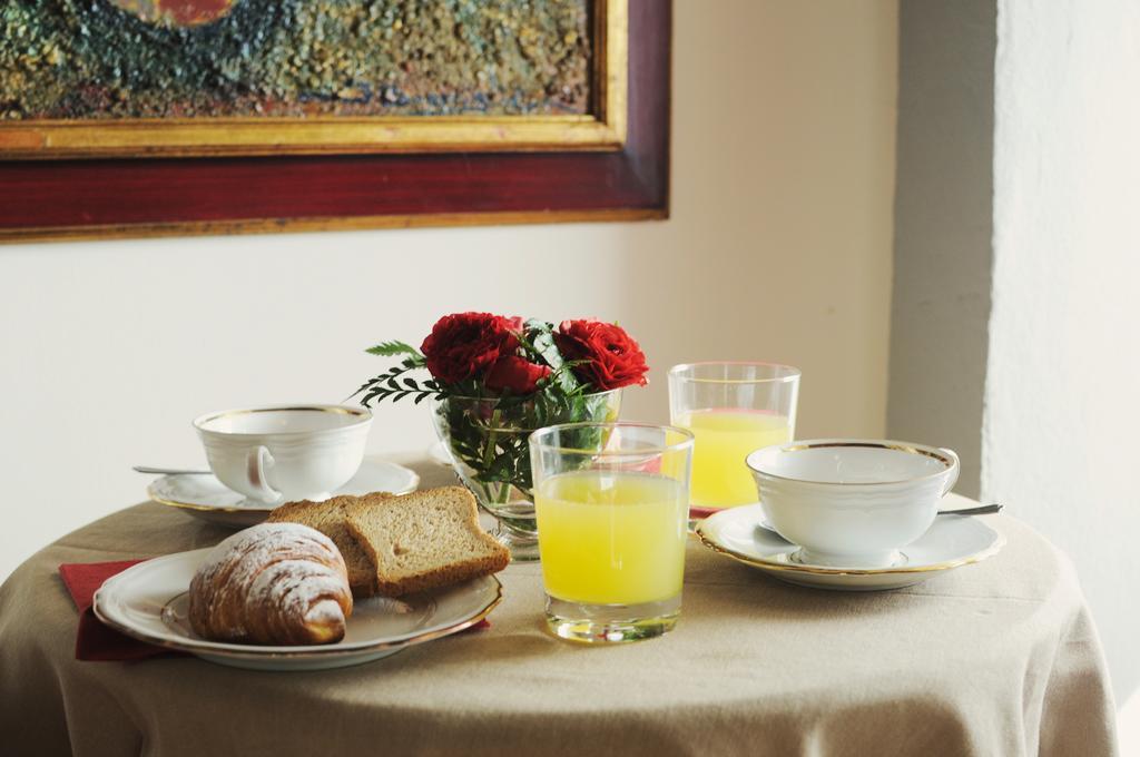 Acomodação com café da manhã  Isola D'arno Florença